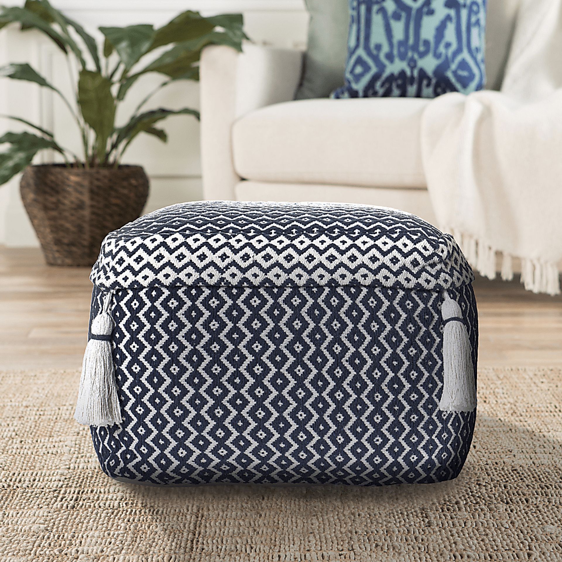 Esrinna Navy/Ivory Pouf - Image 4