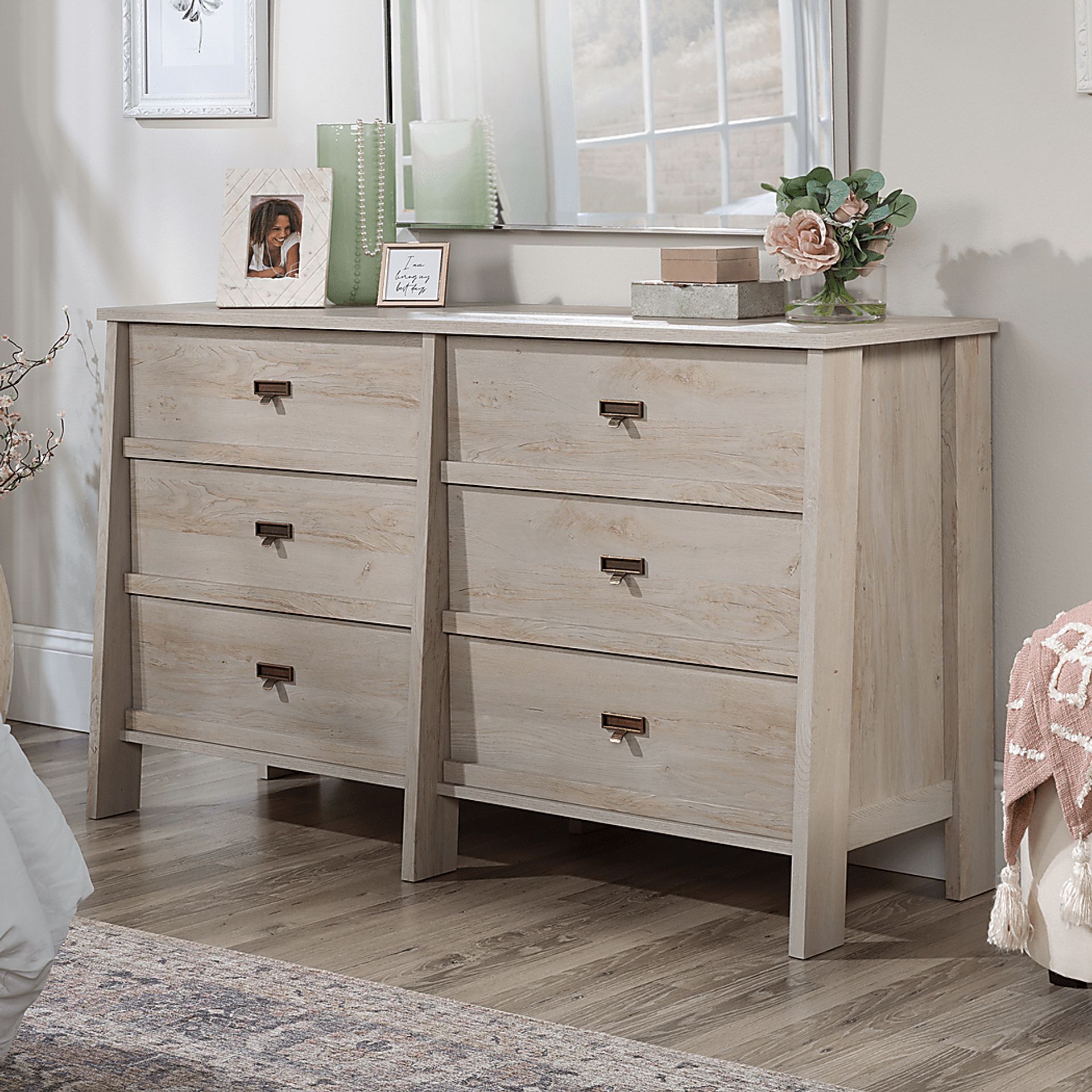 Everleth White Dresser - Image 2