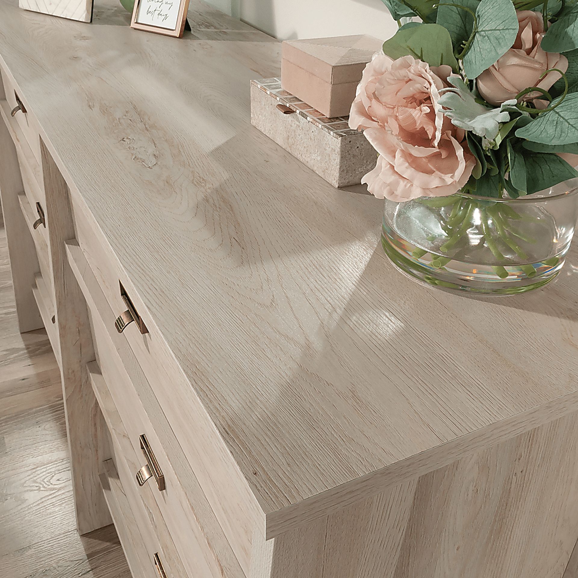 Everleth White Dresser - Image 3