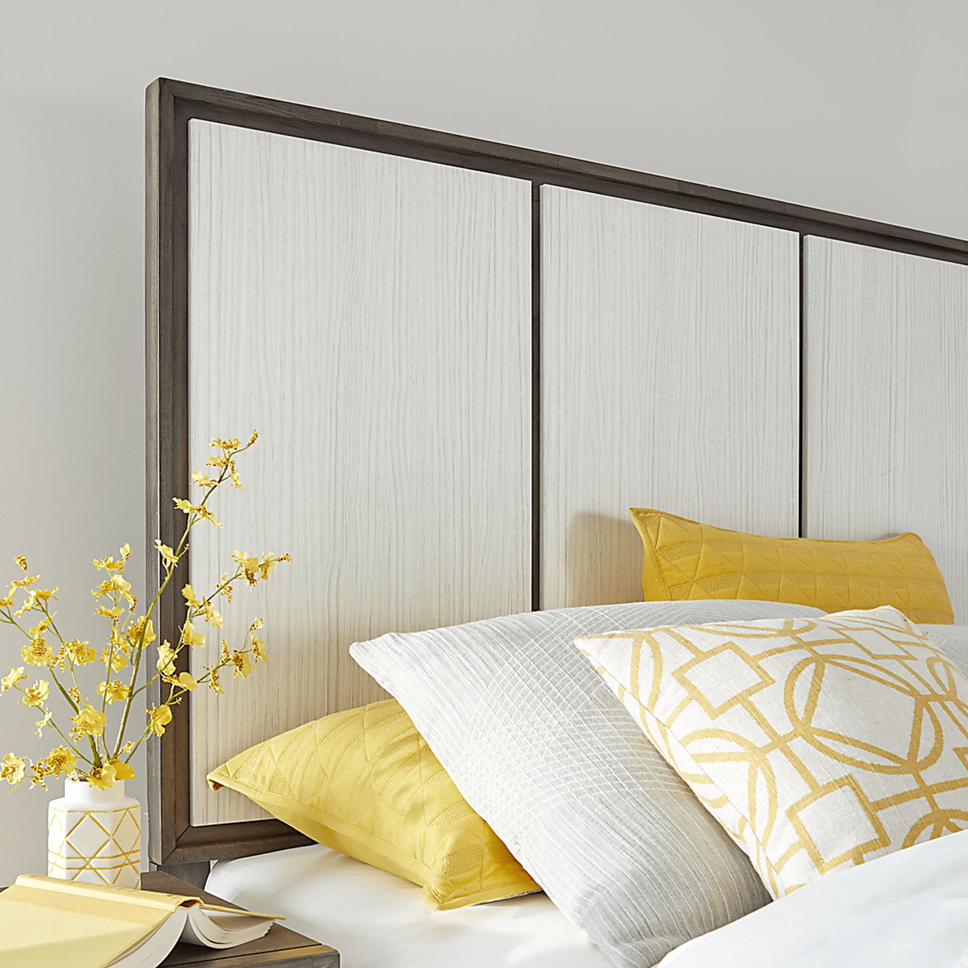 Everson Gray 3 Pc King Panel Bed - Image 3