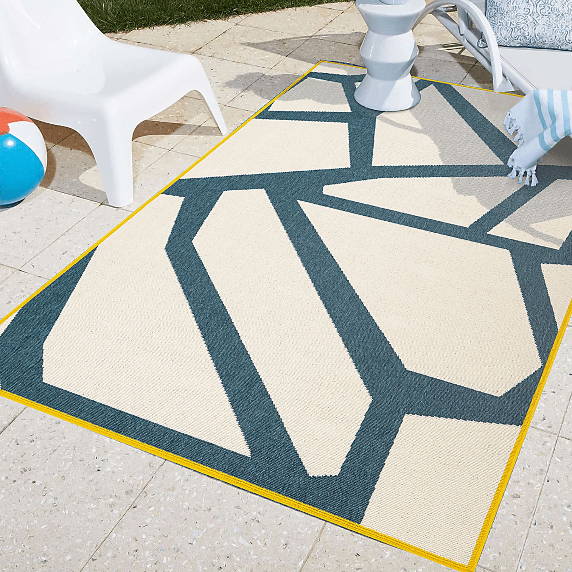 Evette Rios Karlisle White 8' x 9'9 Indoor/Outdoor Rug - Image 2