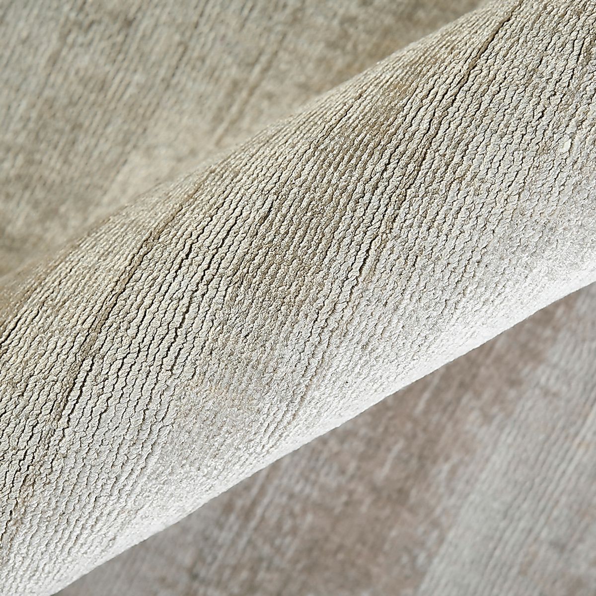 Evita Ivory Beige Viscose Rug | Rooms to Go