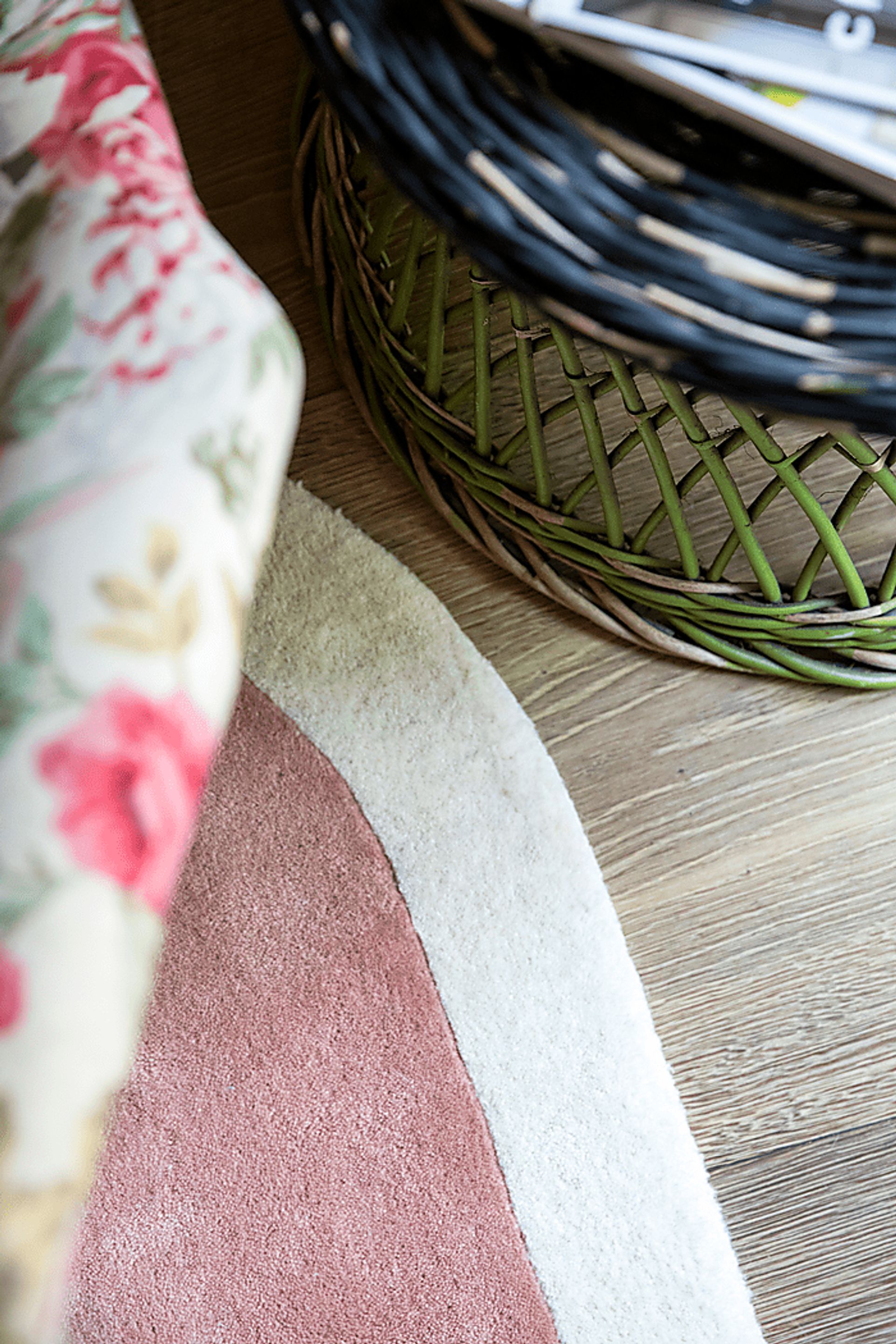 Fabian Pink 8' x 10' Rug - Image 11