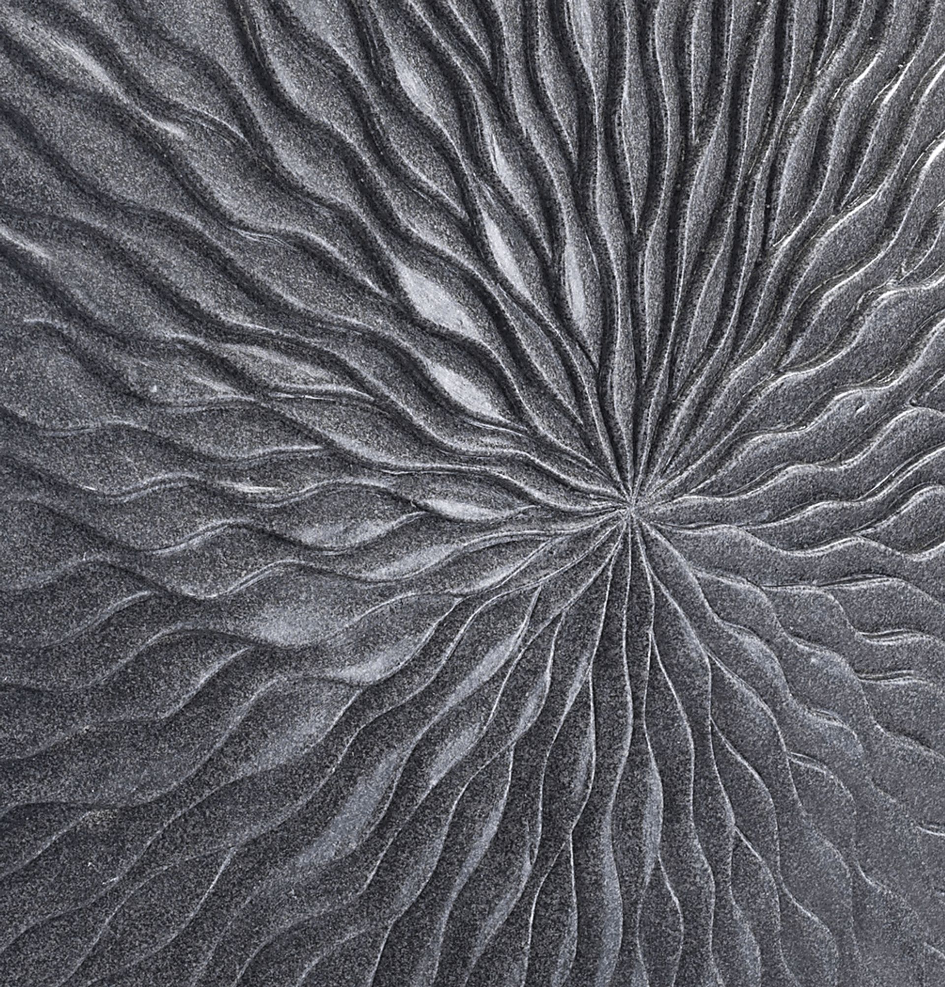 Faerir Gray Large Outdoor Round Wave Plaque - Image 5