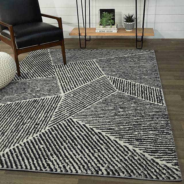 Faippen Gray/White 5'3 x 7' Rug - Thumbnail - Image 2