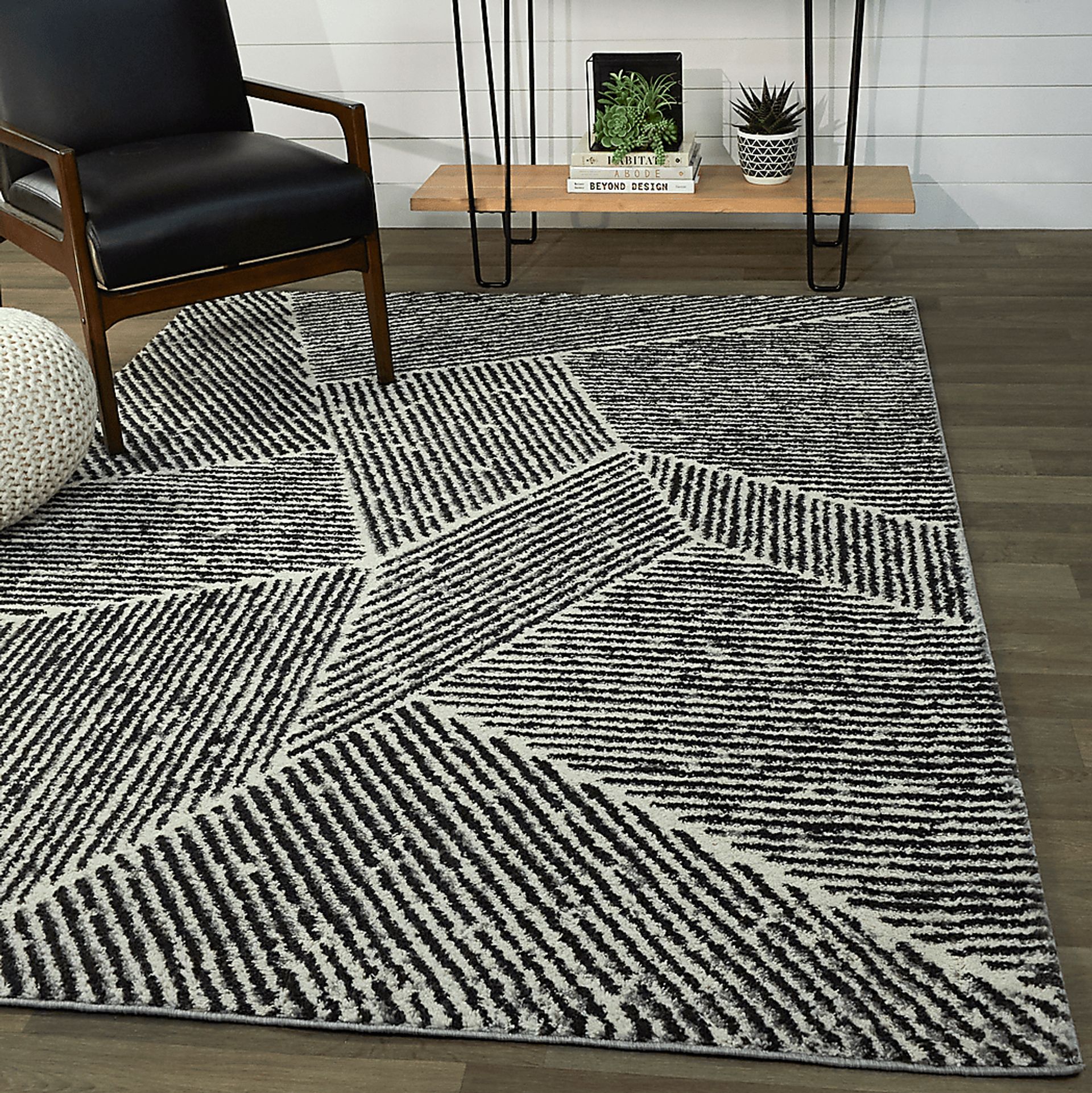 Faippen Gray/White 5'3 x 7' Rug - Image 2
