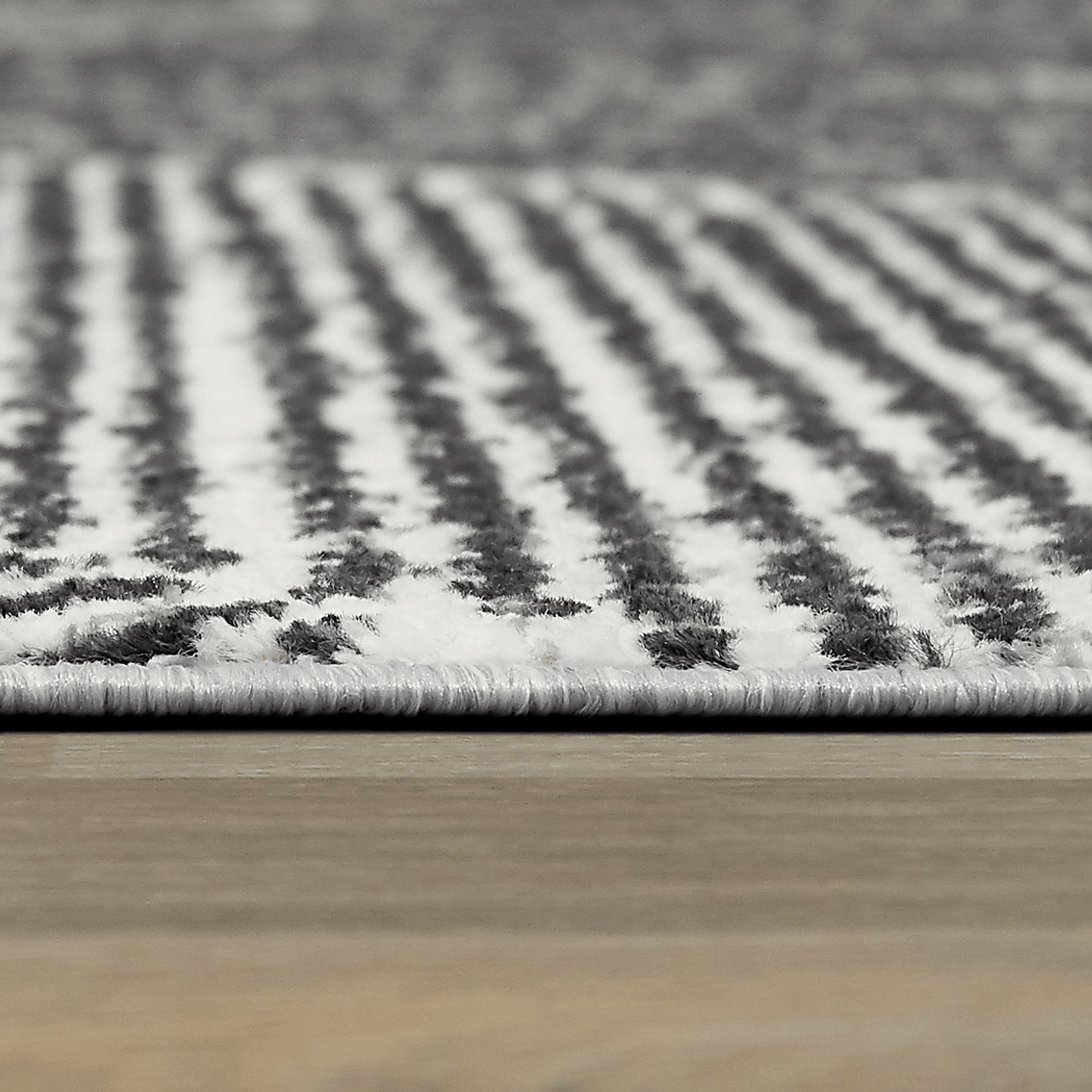 Faippen Gray/White 5'3 x 7' Rug - Image 3