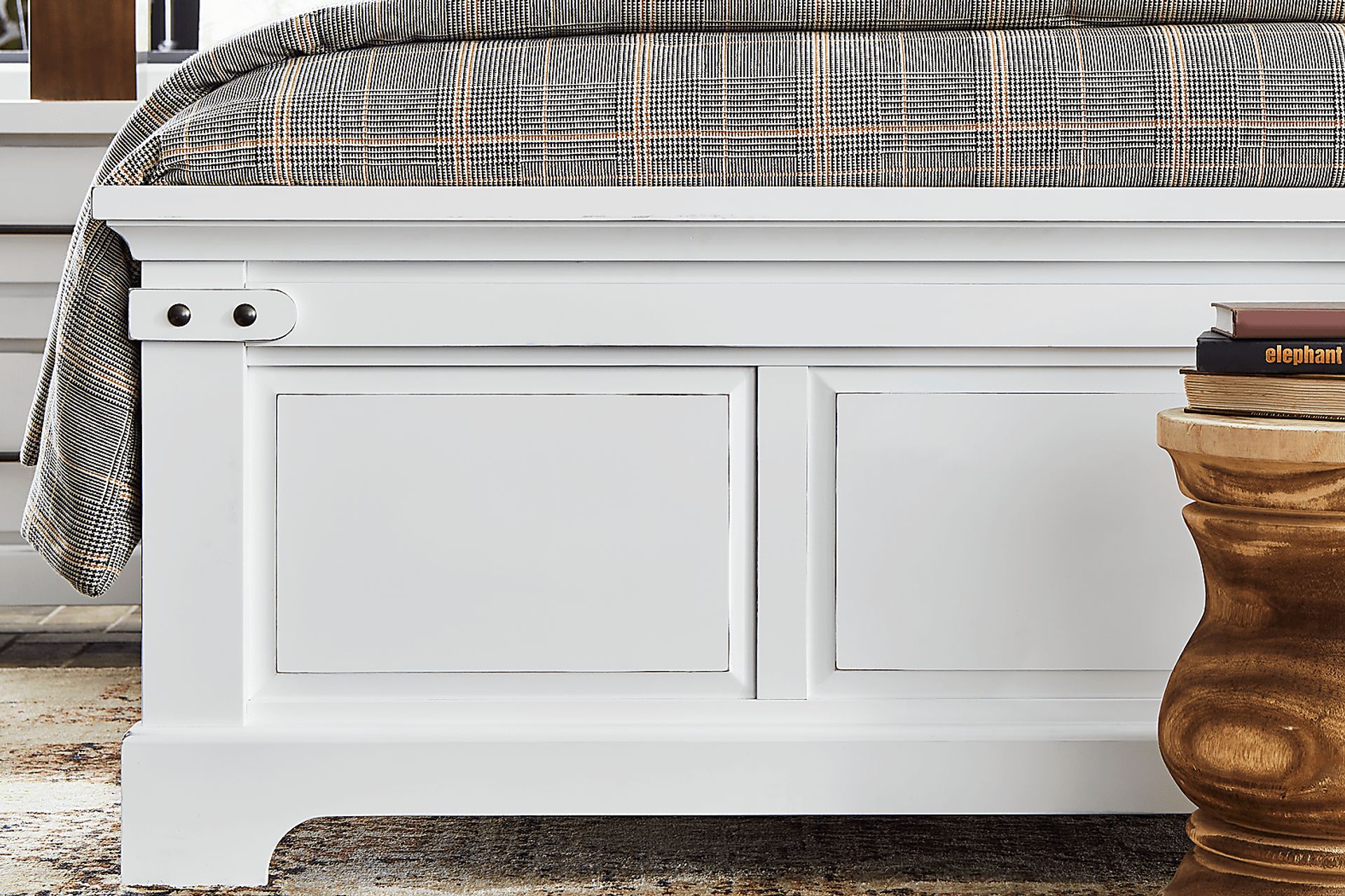 Fairhaven White 3 Pc Queen Panel Bed - Image 4