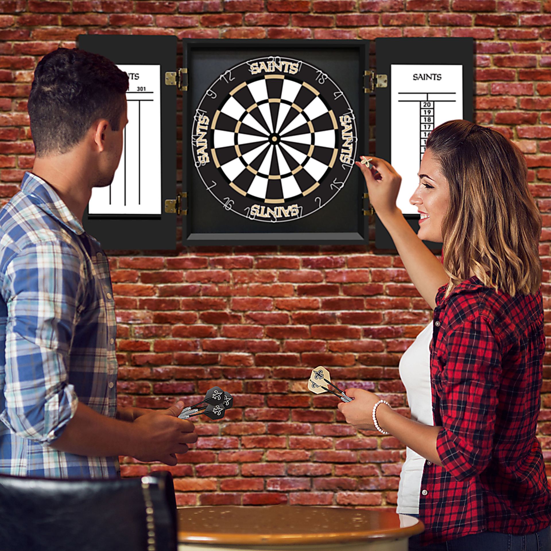 New Orleans Saints Black Dartboard Set - Image 8