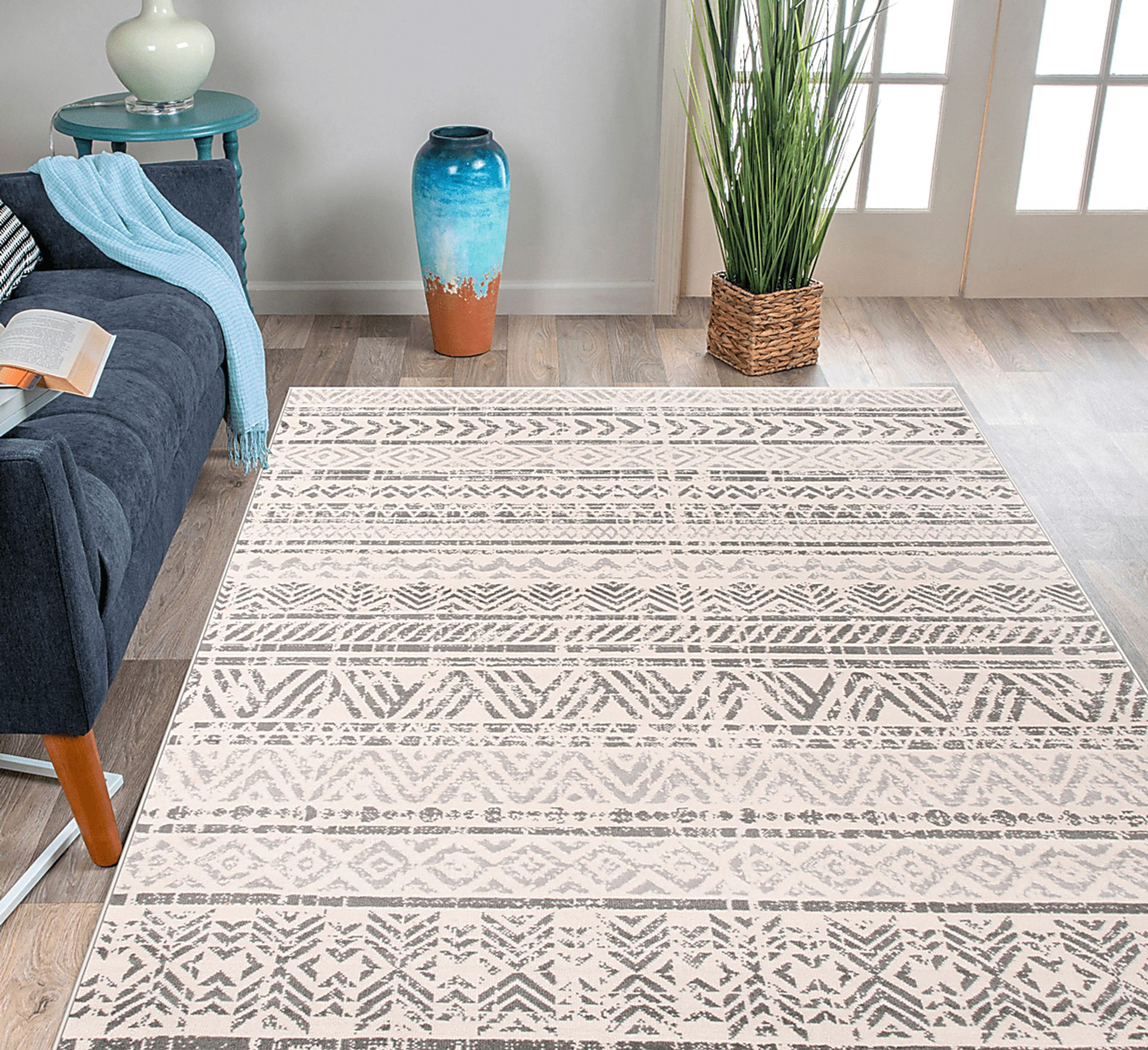 Farid Gray 5' x 7' Rug - Image 4