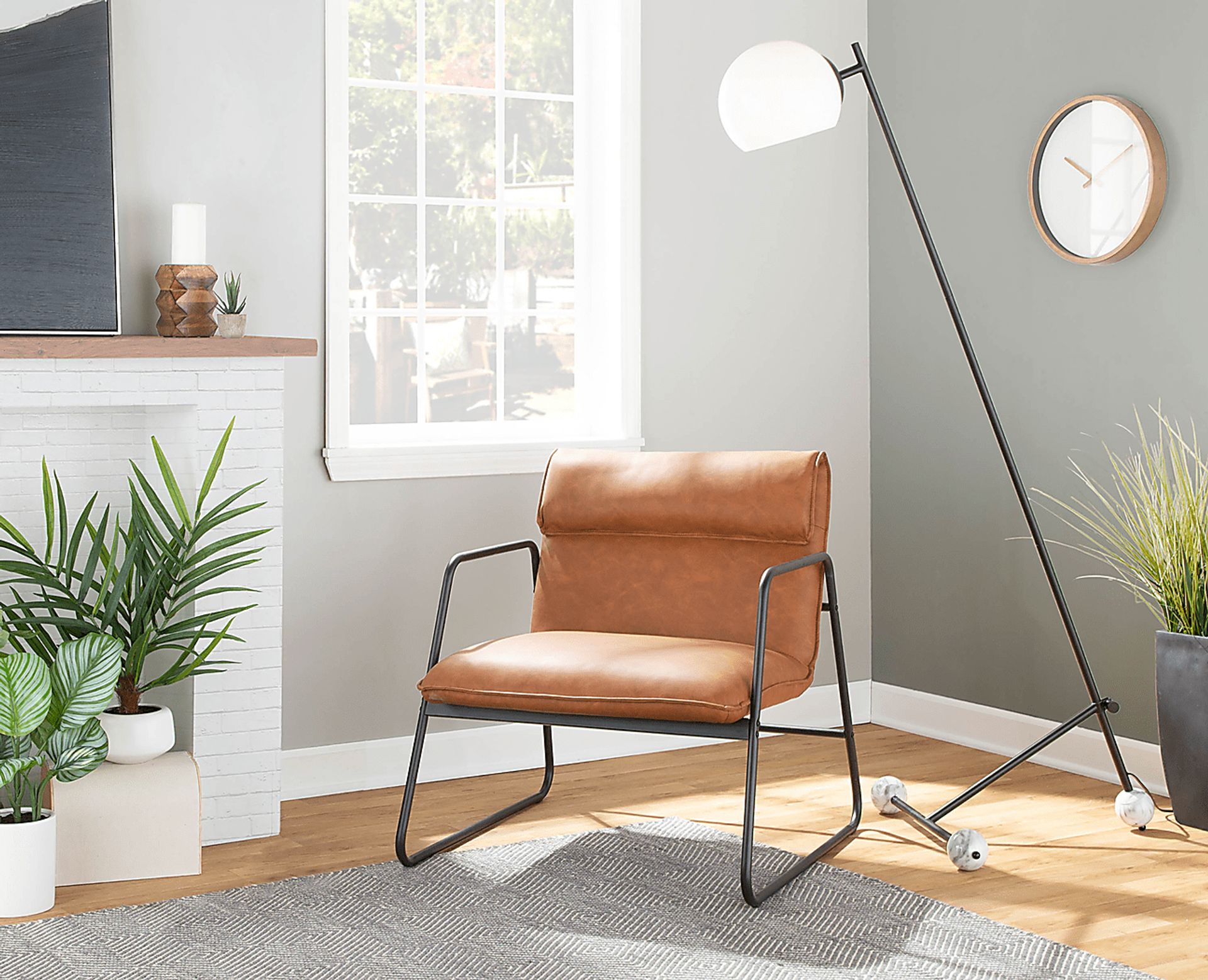 Fencourt Post Black Floor Lamp - Image 10