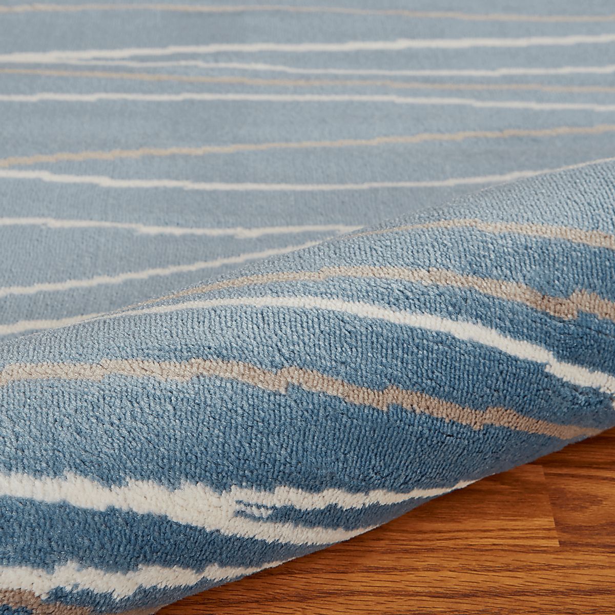 Fioraleah Blue Rug | Rooms to Go