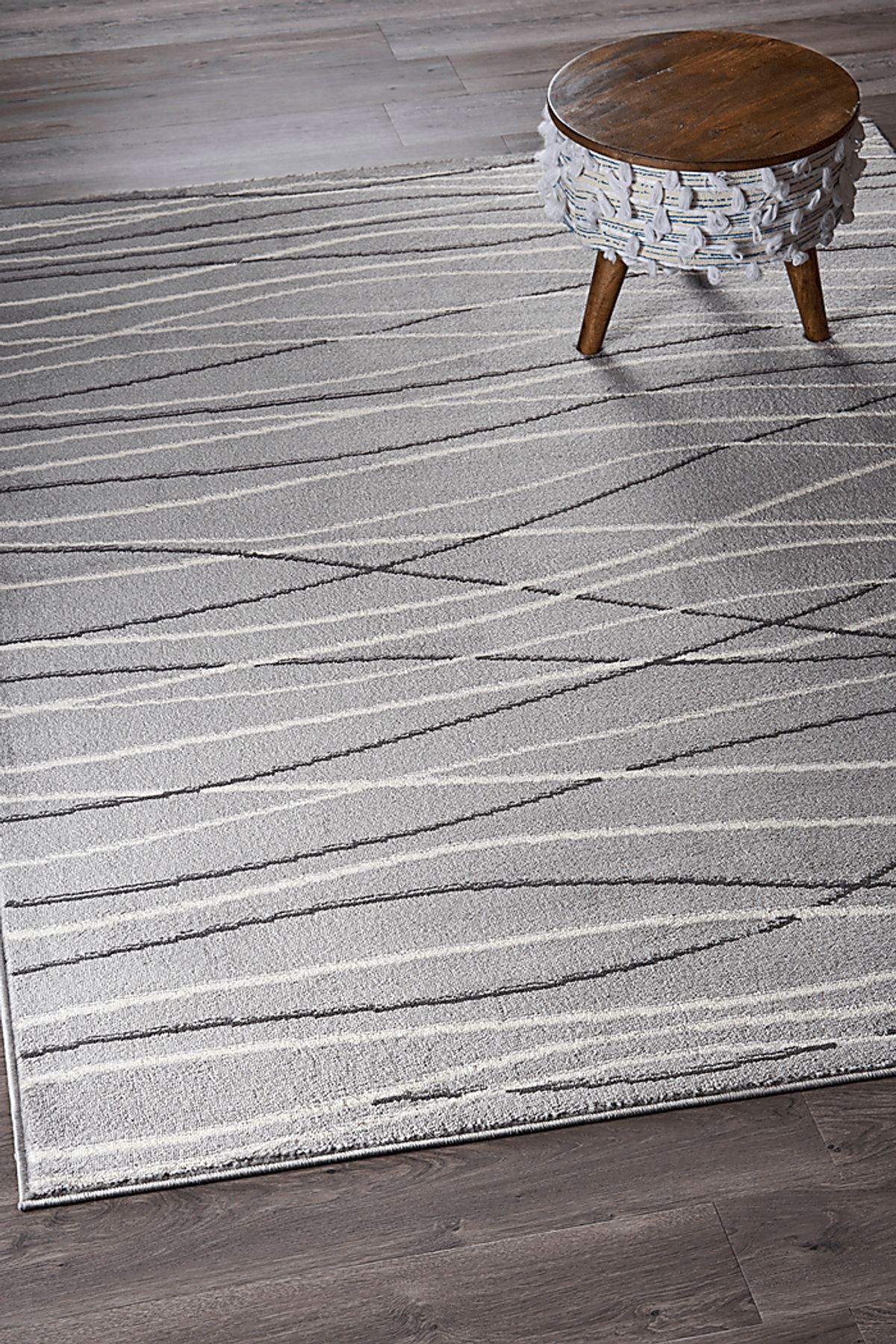 Fioraleah Gray Rug | Rooms to Go