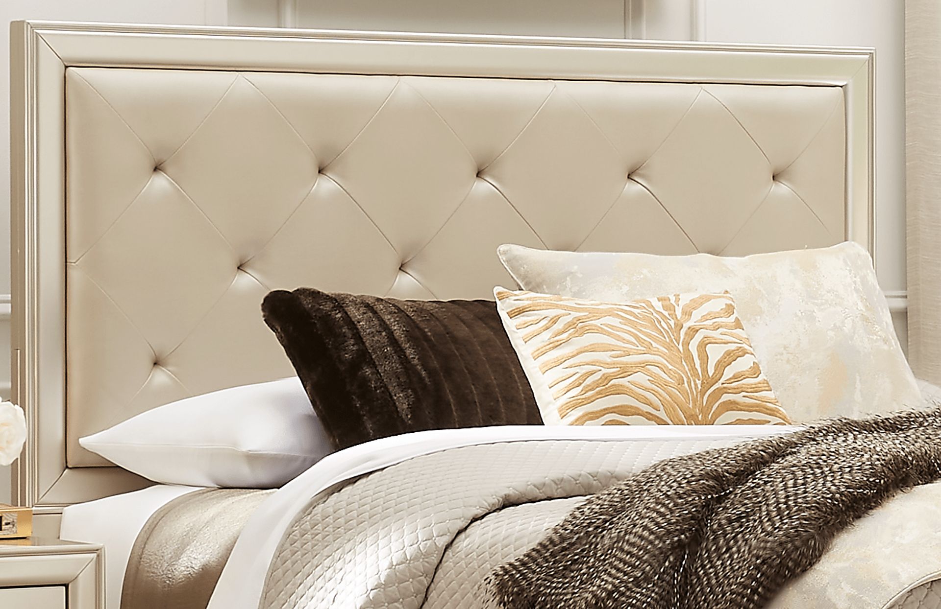 First Avenue Platinum 7 Pc King Upholstered Bedroom - Image 3