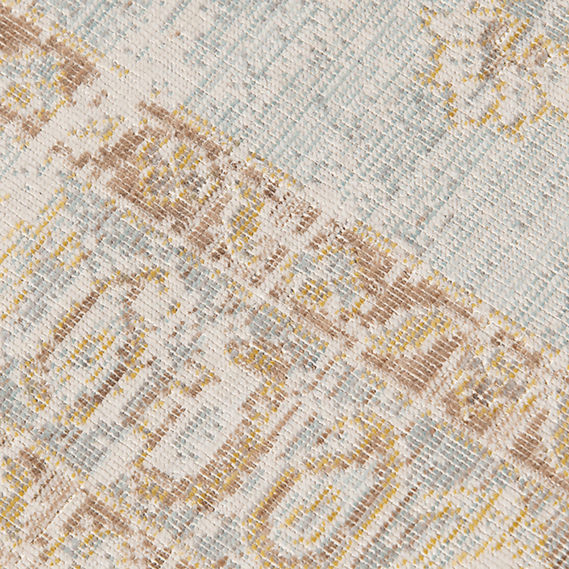 Flara Gray 7'10 x 10'6 Rug - Image 4