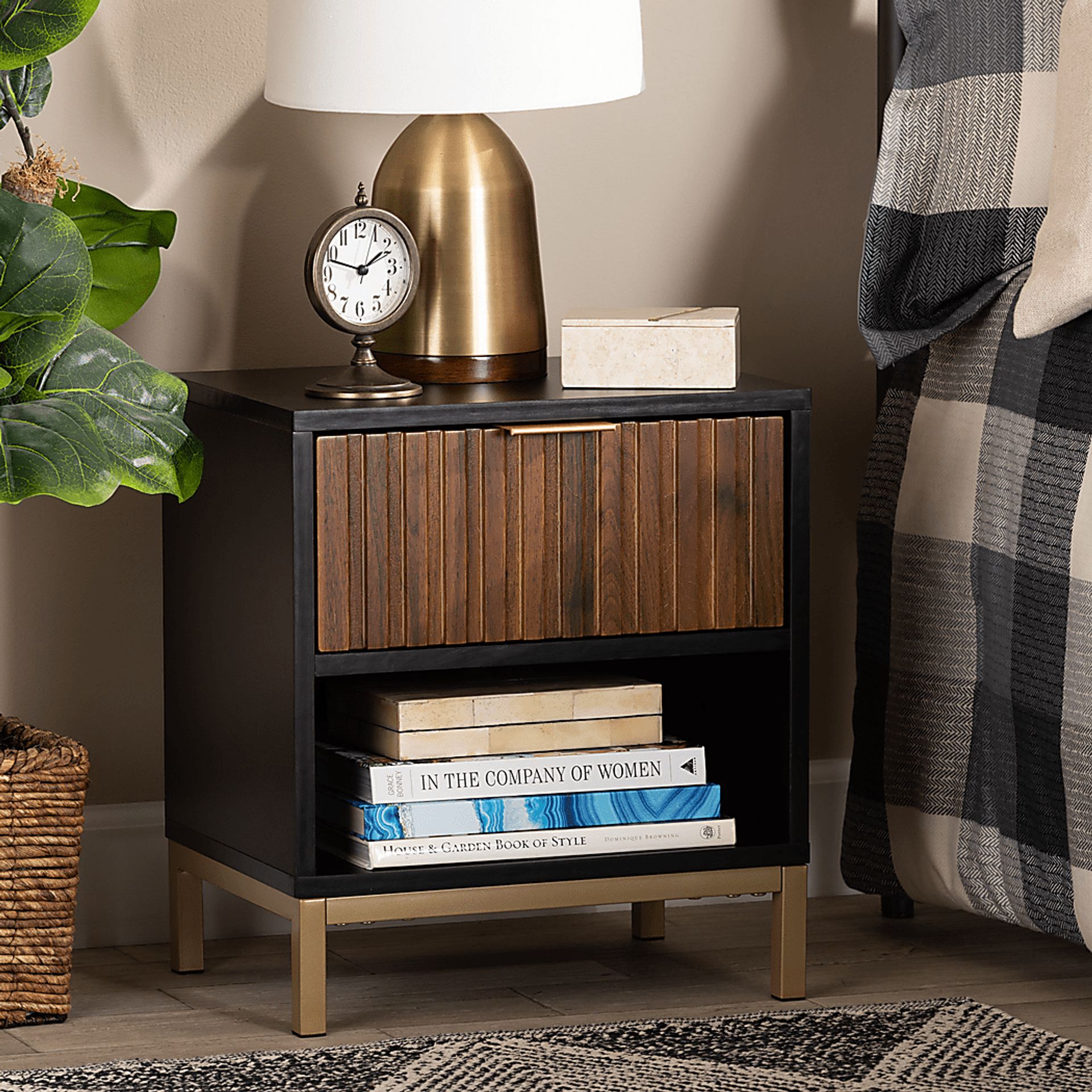 Floosmoor Black Nightstand - Image 7