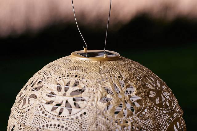 Floral Medallion Pearl Outdoor Solar Lantern - Thumbnail - Image 2