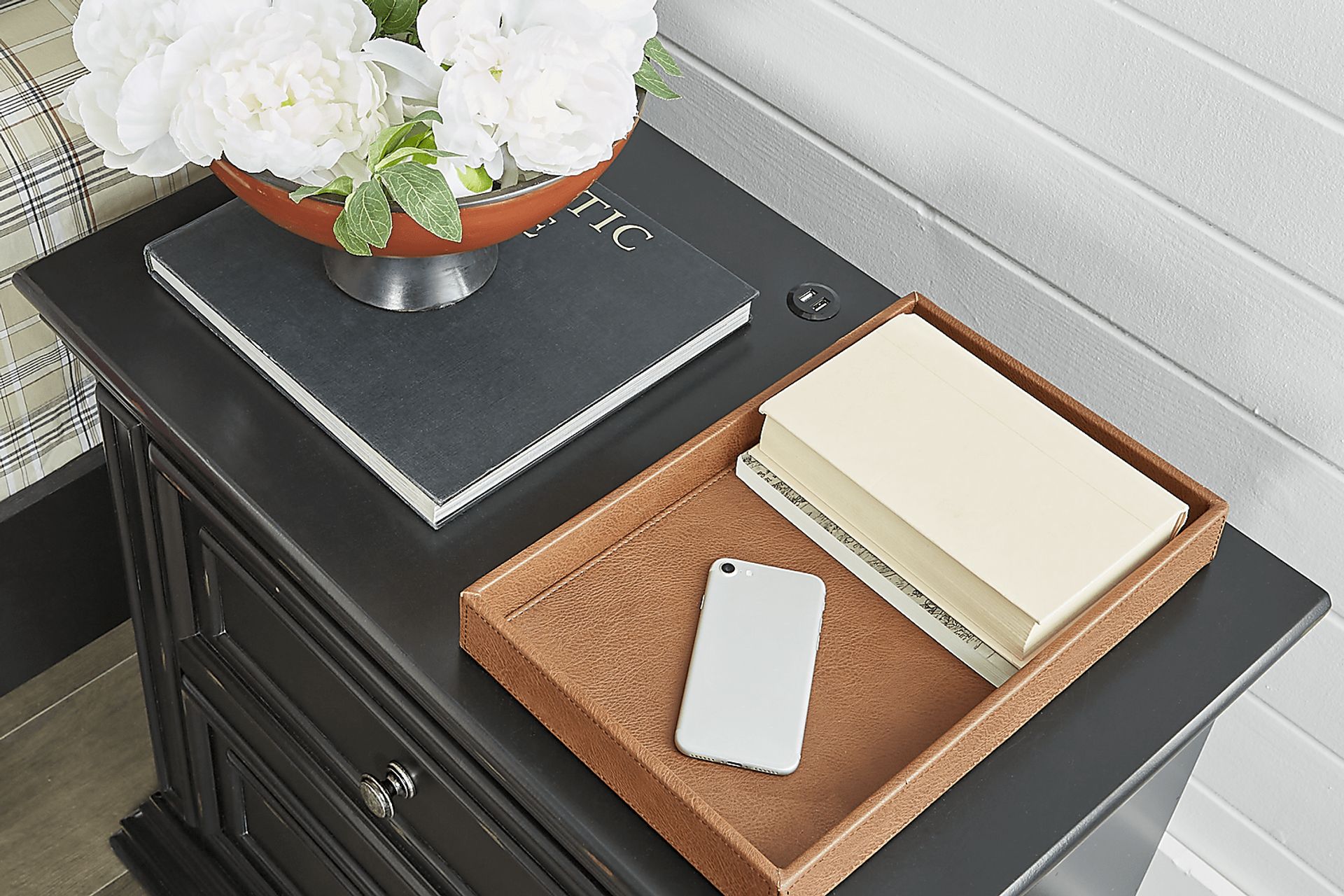 Folkston Bay Black Nightstand - Image 2