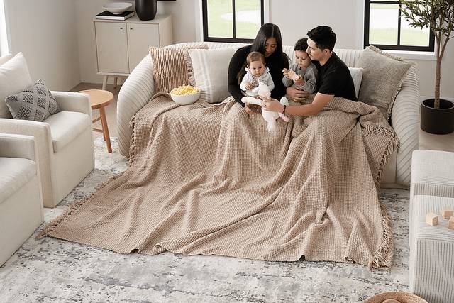 Freddie Beige Large Throw Blanket - Thumbnail - Image 6