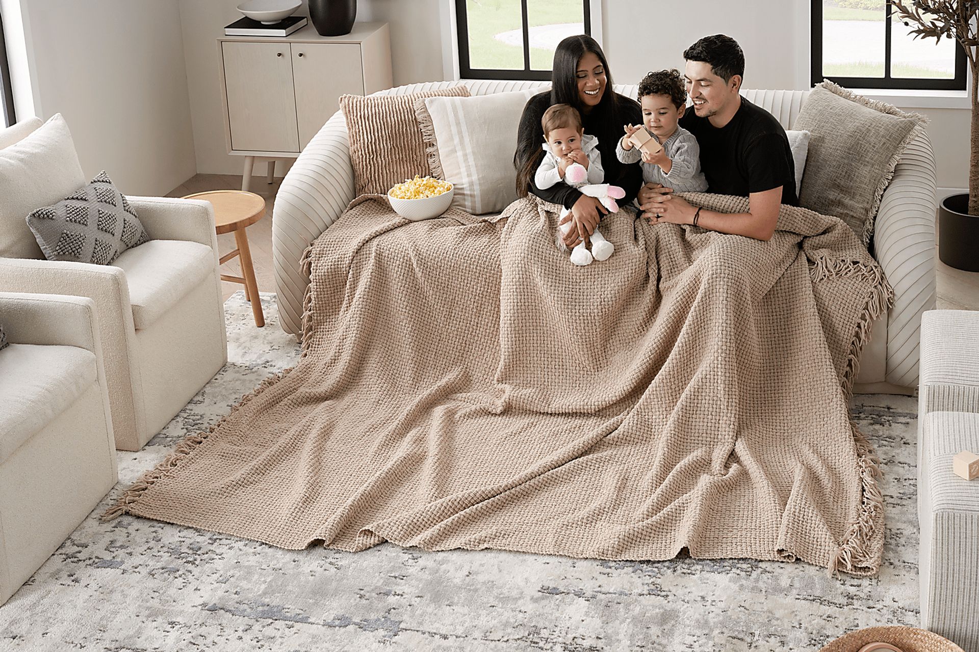 Freddie Beige Large Throw Blanket - Image 7