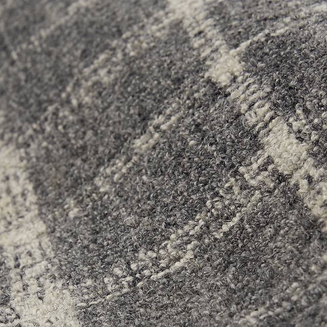 Freyan Gray 5' x 7' Rug - Thumbnail - Image 2