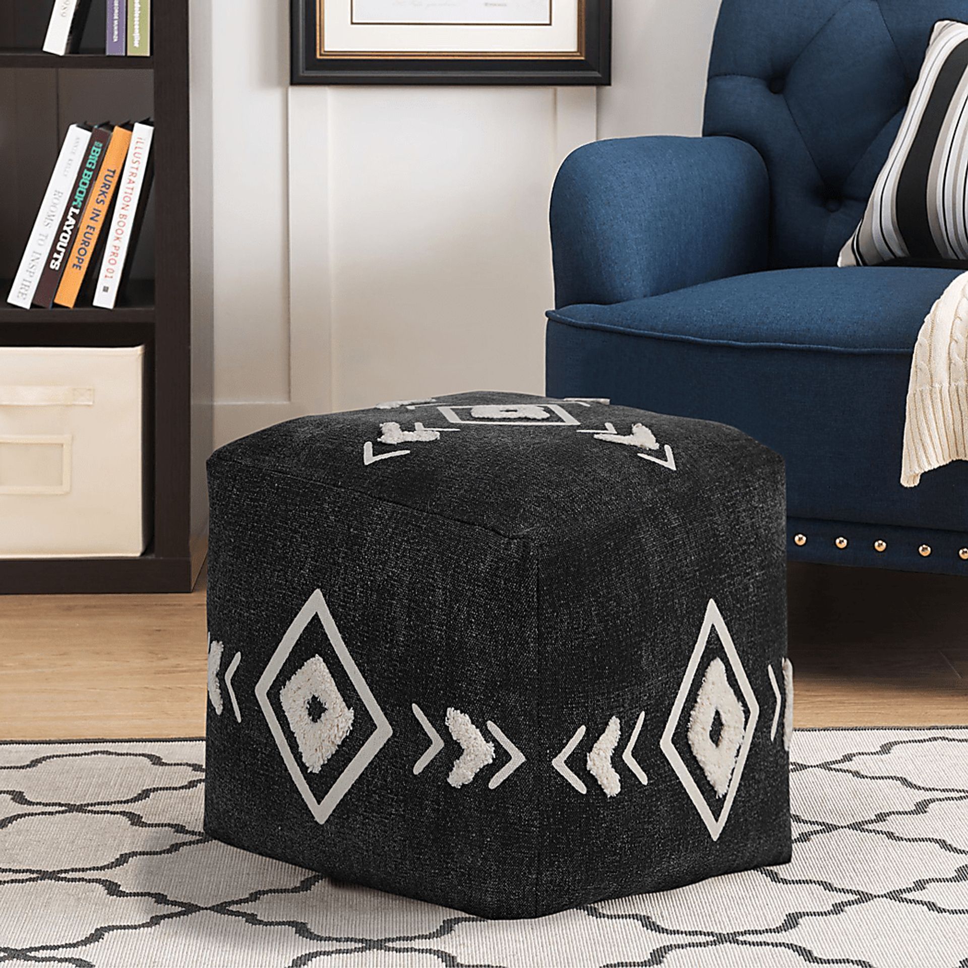 Fuana Black/White Pouf - Image 3