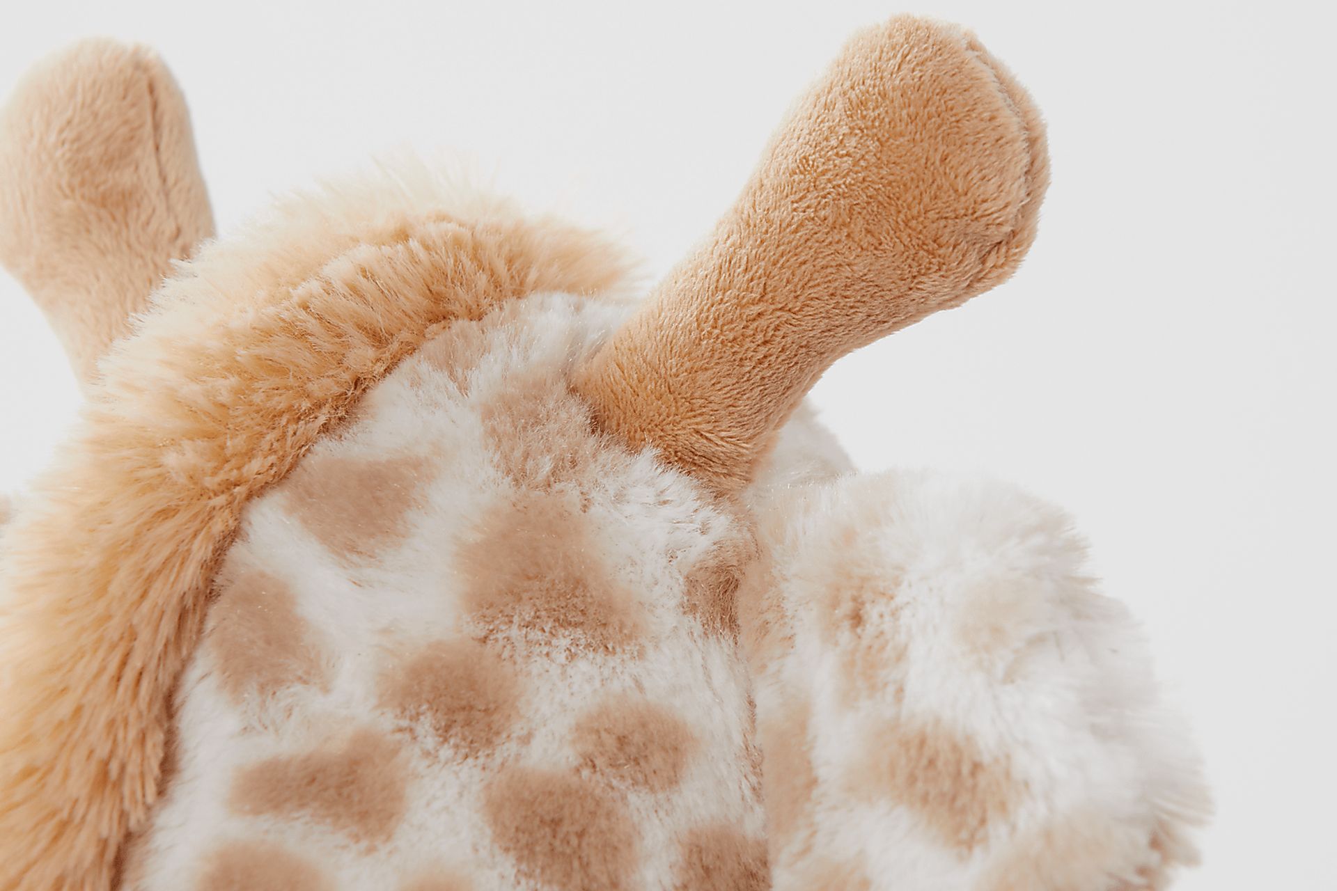 Gabby Giraffe Tan Toddler Chair - Image 4