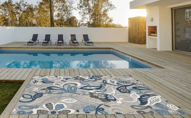 Galdosa Gray 6'7 x 9' Indoor/Outdoor Rug - Thumbnail - Image 3
