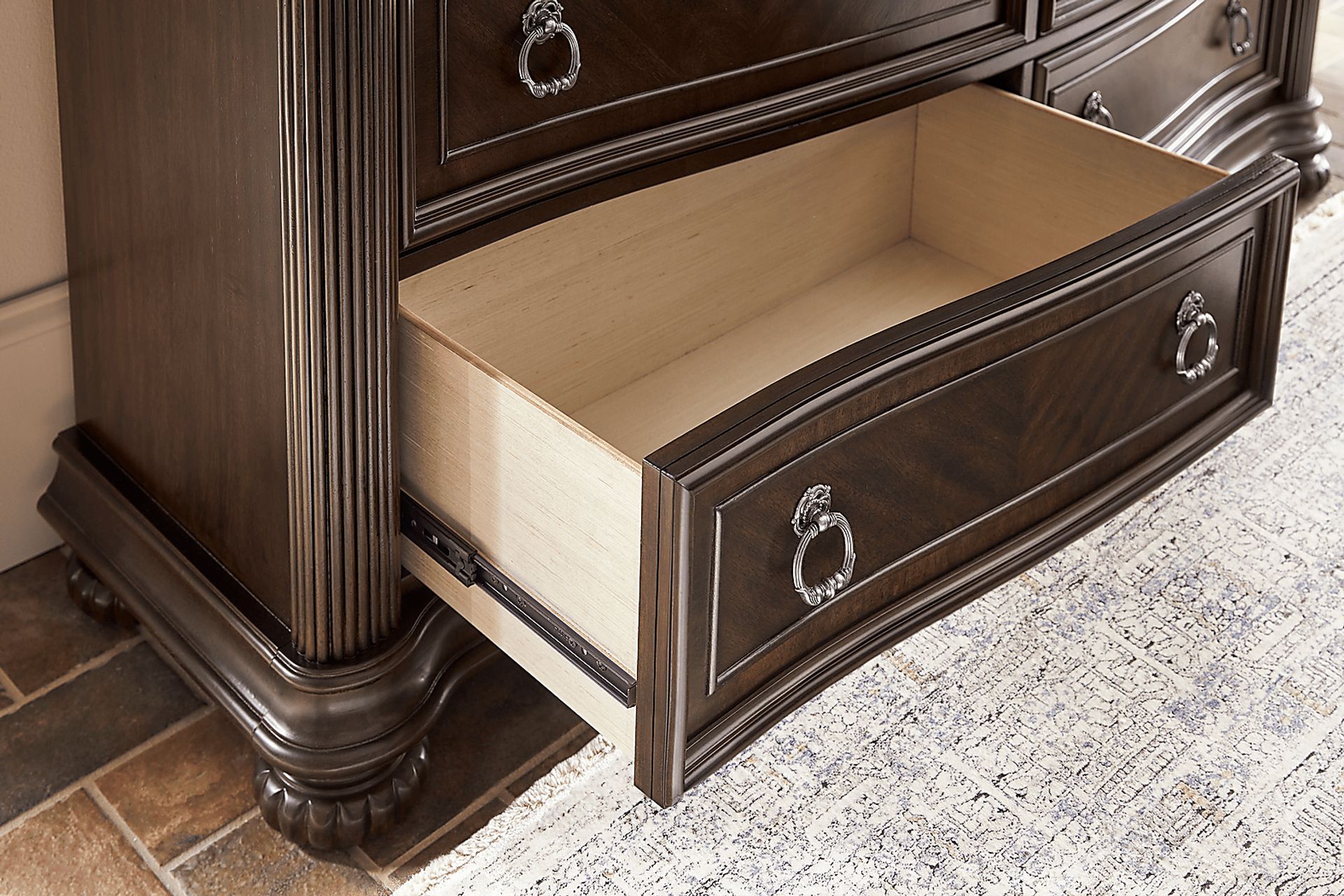 Gallagher Avenue Brown 5 Pc Queen Panel Bedroom - Image 8