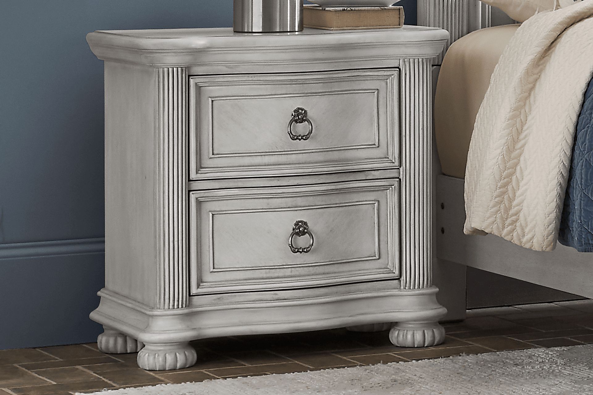 Gallagher Avenue White 7 Pc King Panel Bedroom - Image 10