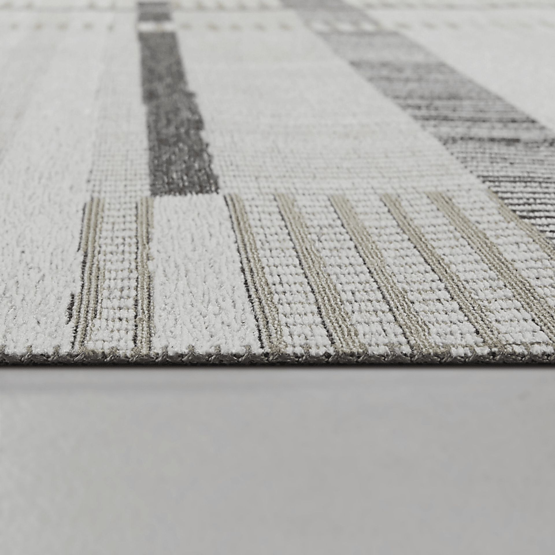 Gallowstone Cream 5'3 x 7' Area Rug - Image 4