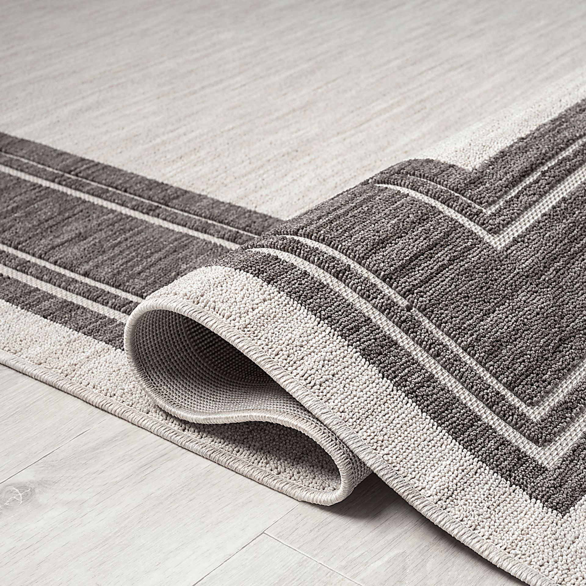 Garlaba Ivory 5' x 7' Indoor/Outdoor Rug - Image 3