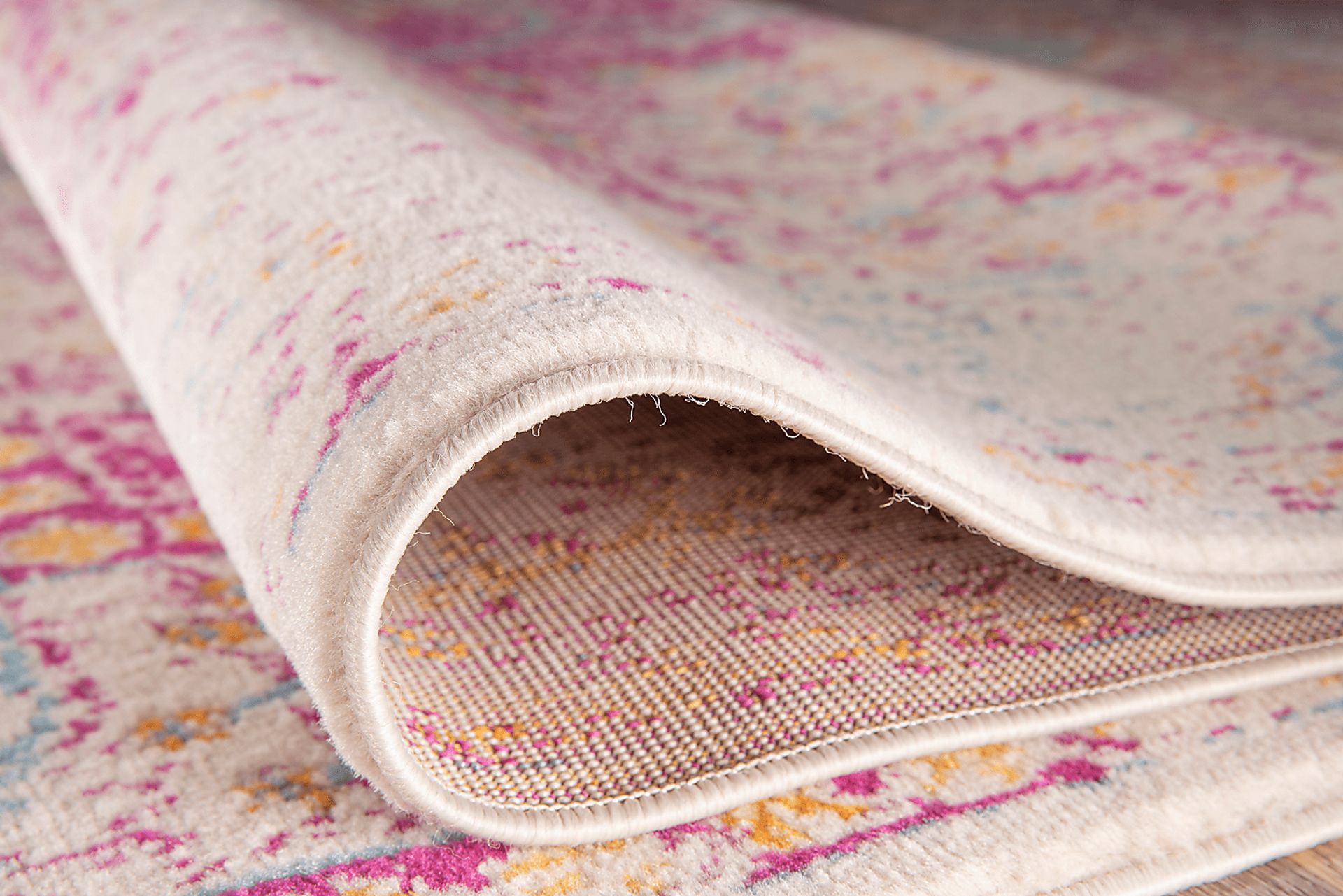 Garlon Pink 5' x 7' Rug - Image 3
