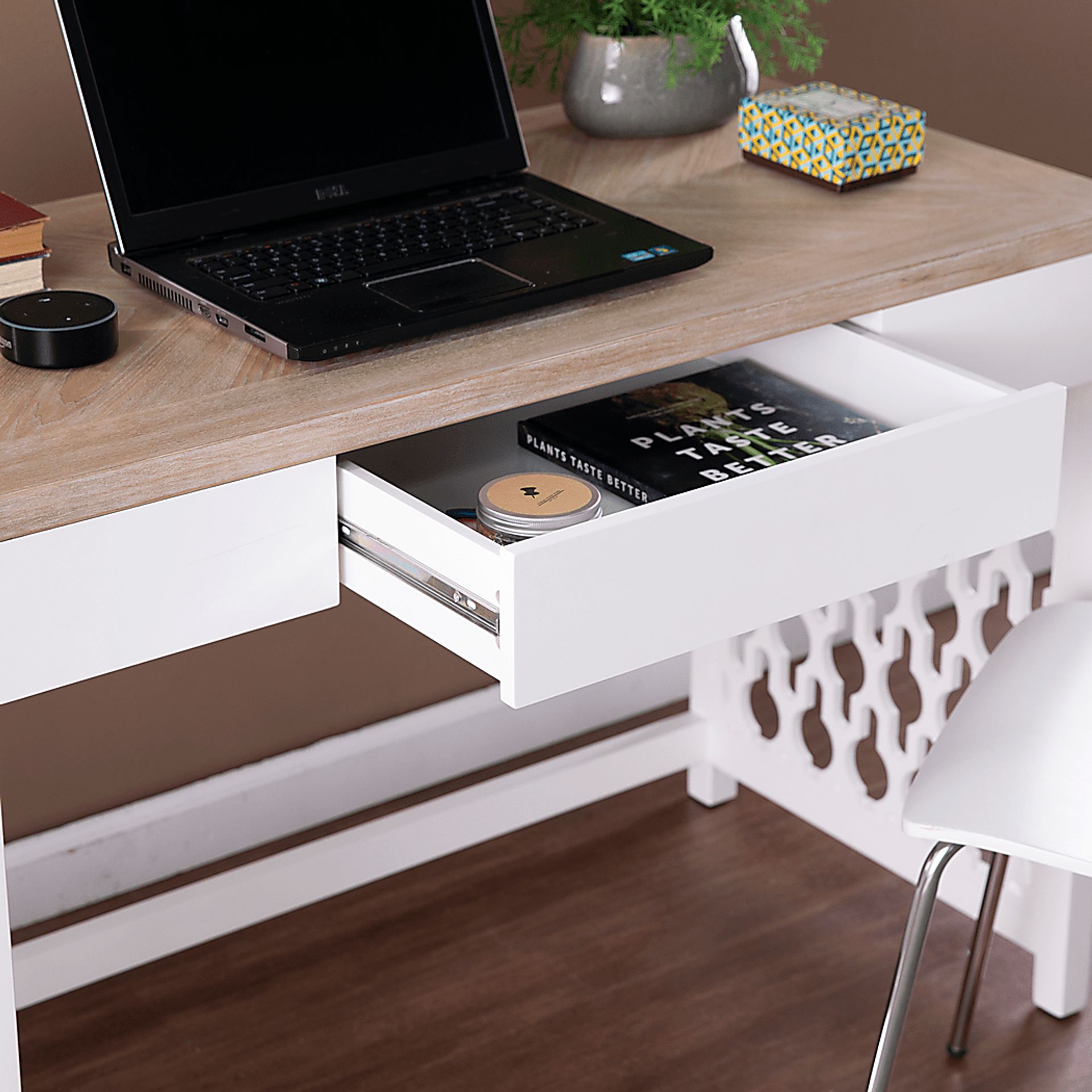 Gattinburg White Desk - Image 6