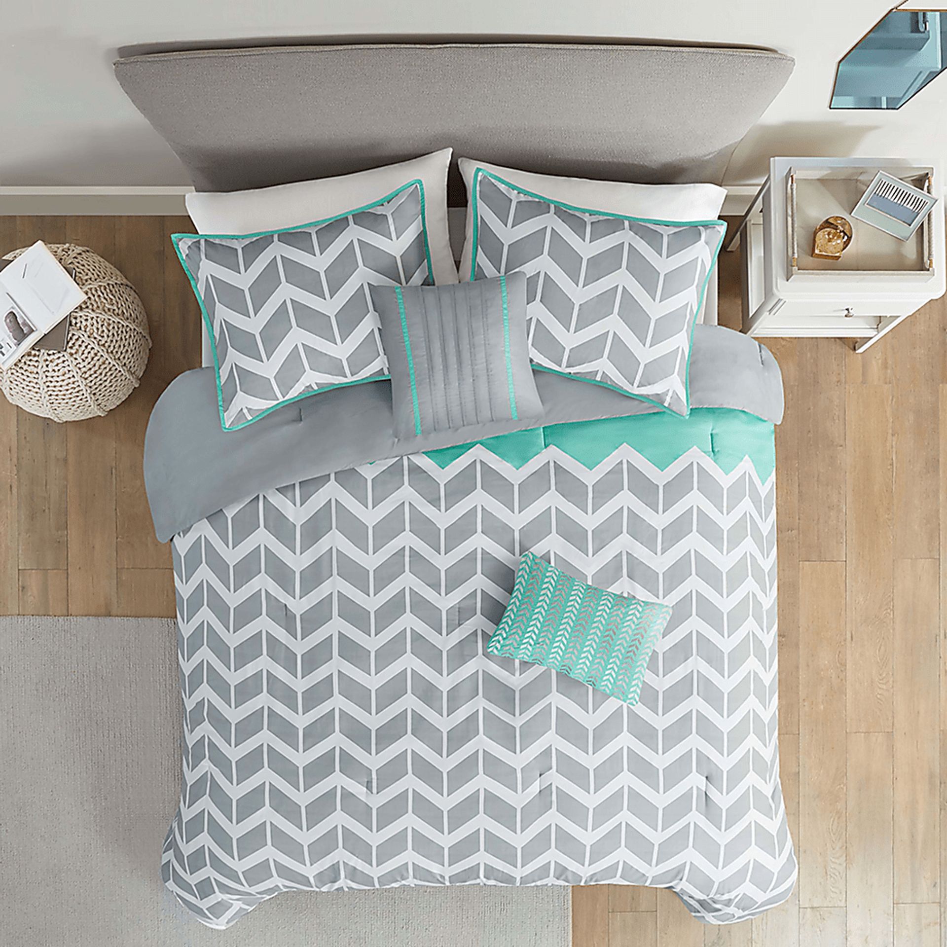 Geany Blue King Comforter Set - Image 5