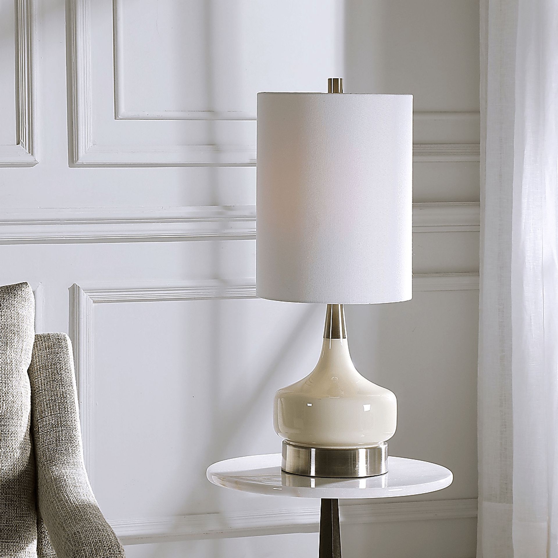 Gilroy Circle White Lamp - Image 4