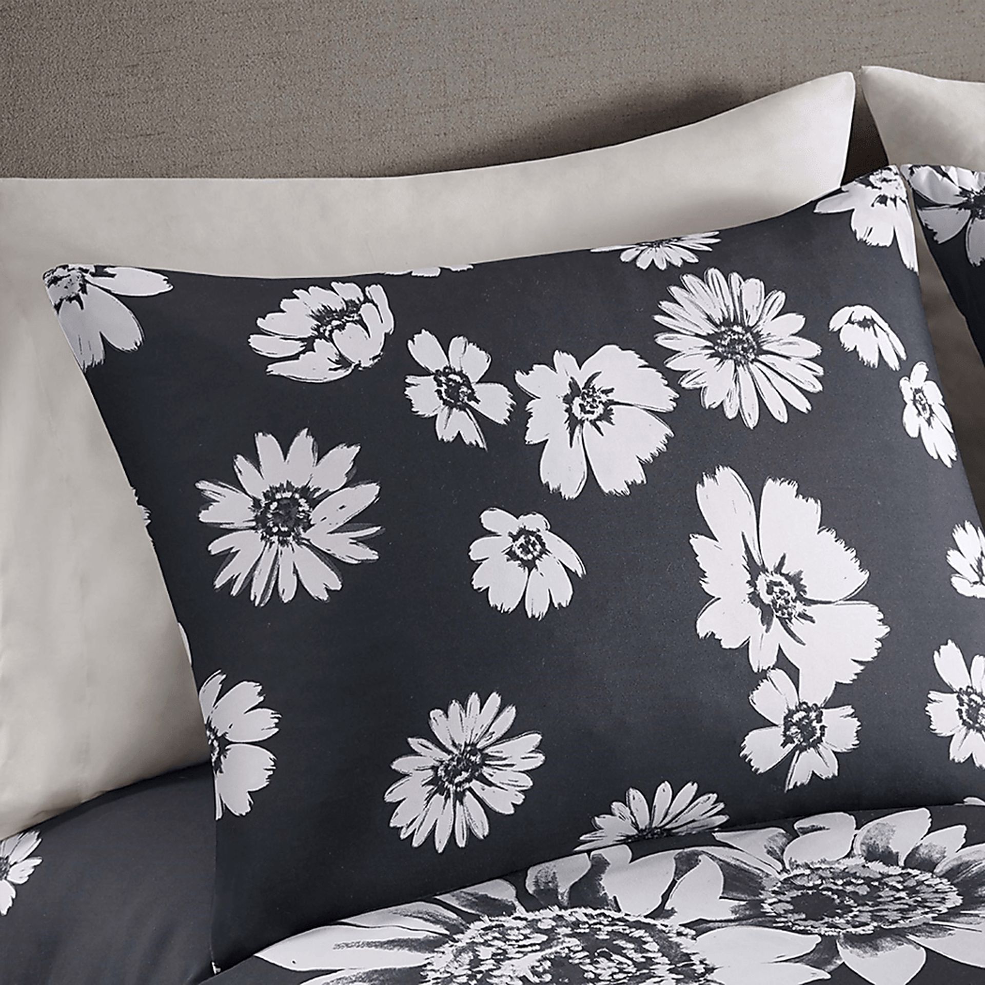 Kids Giwa Black Full Comforter Set - Image 12