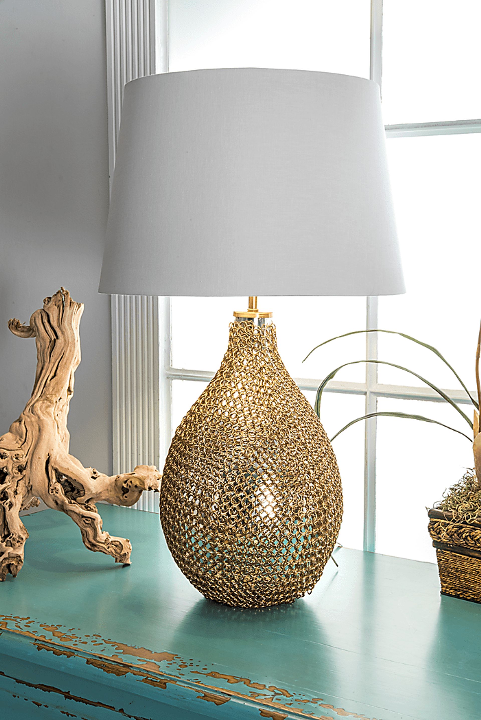 Gladiola Gold Lamp - Image 3