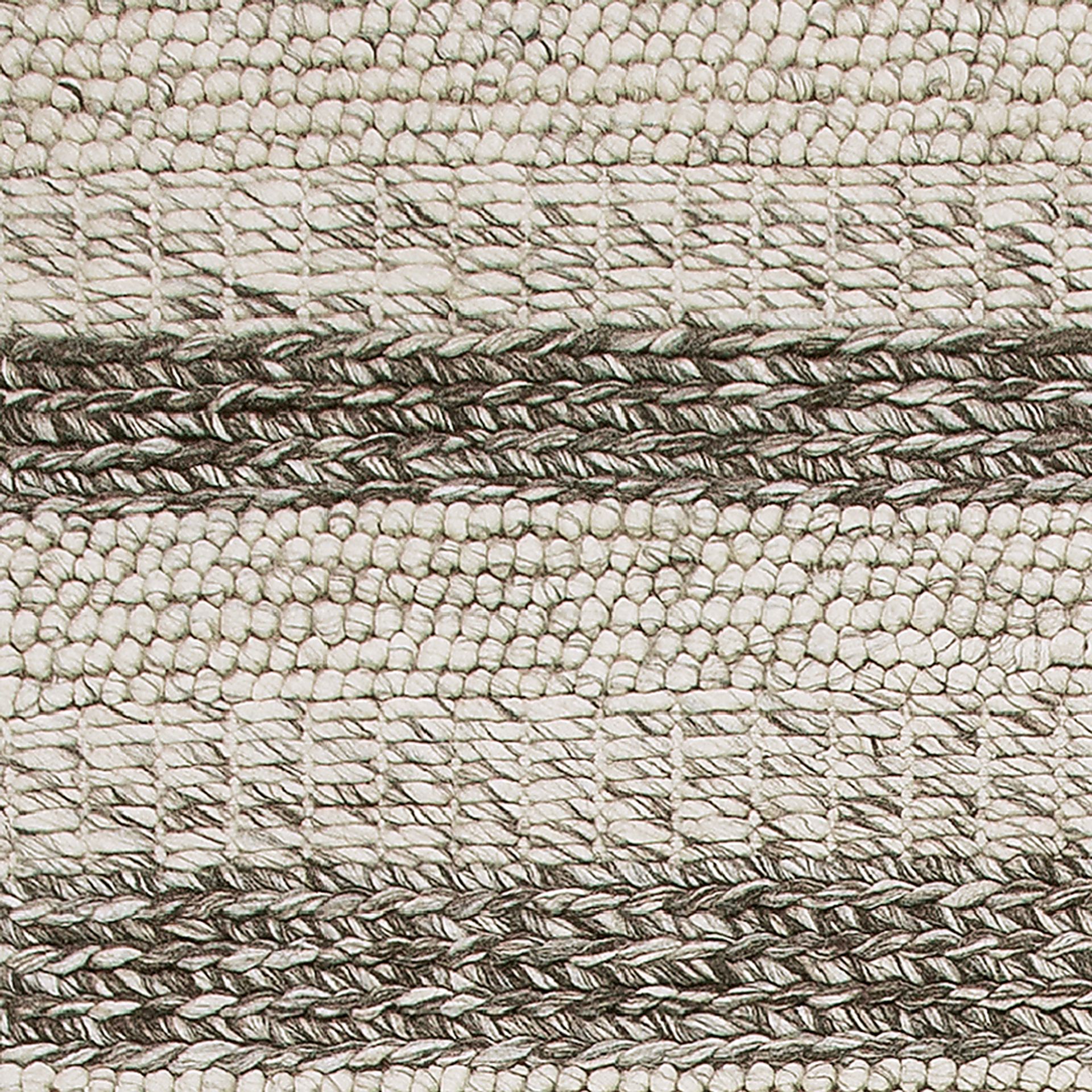 Glashburn Gray 5' x 7' Rug - Image 4