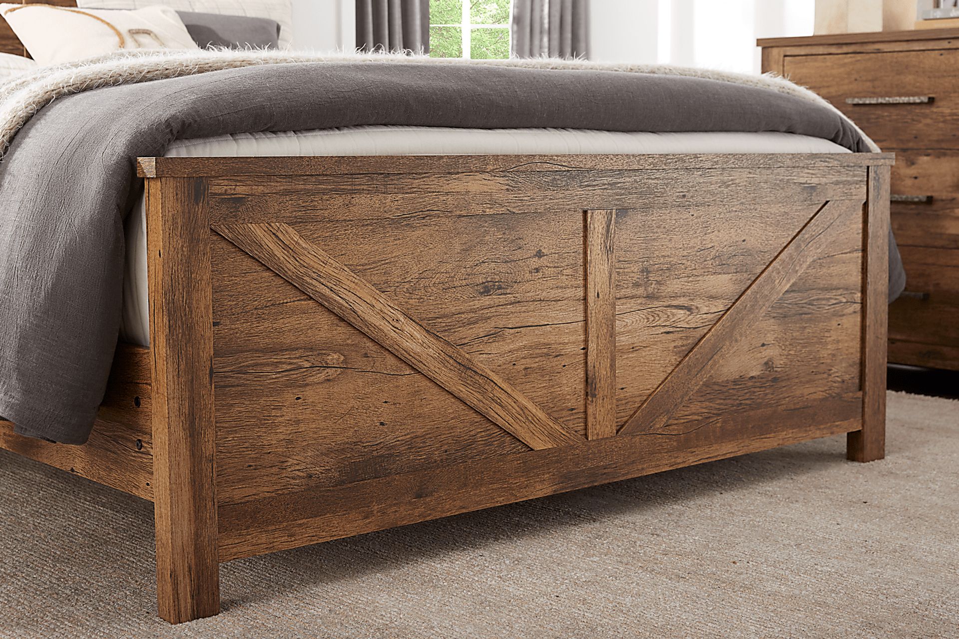 Glen Oaks Brown 5 Pc Queen Panel Bedroom - Image 4