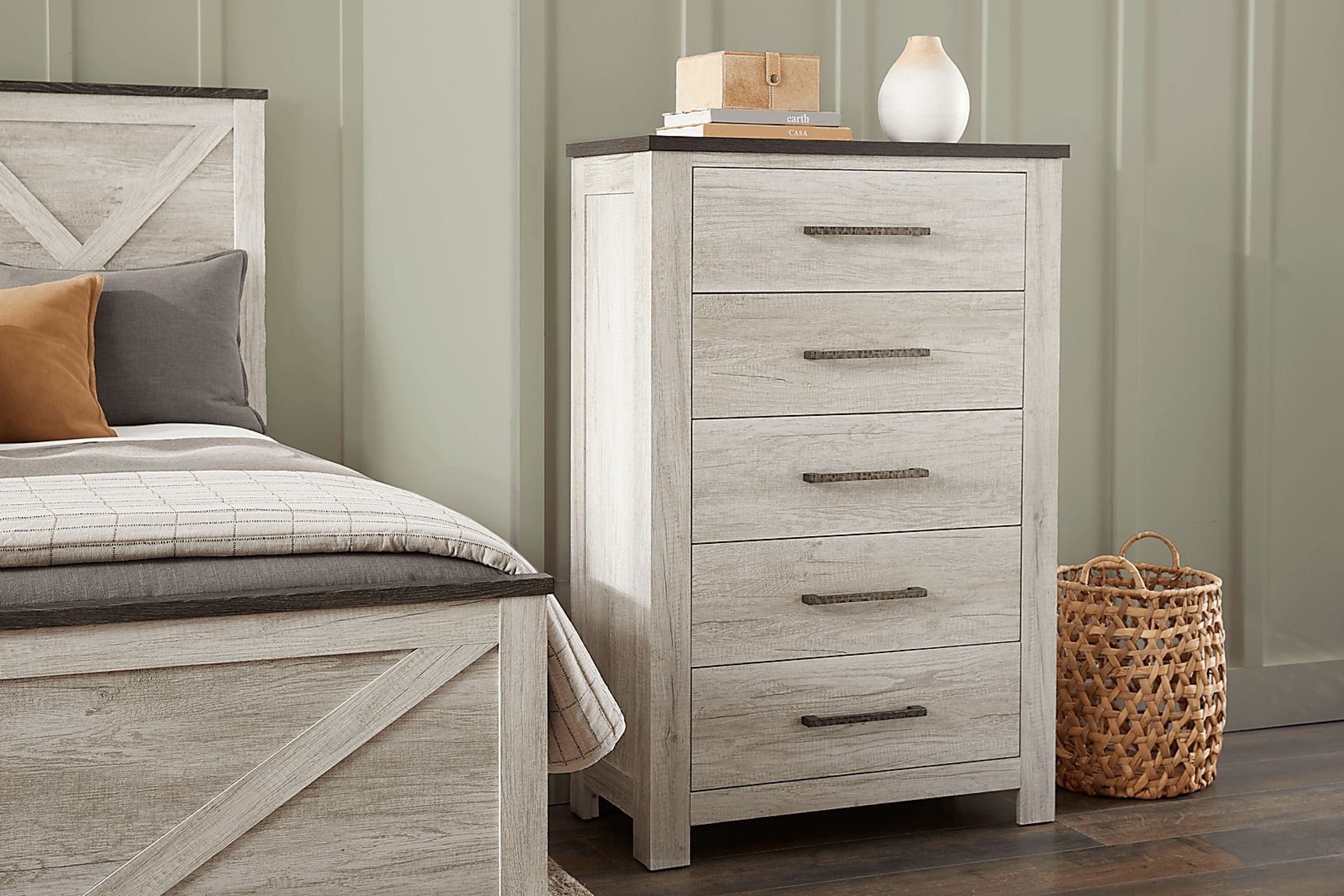 Glen Oaks White Chest - Image 3
