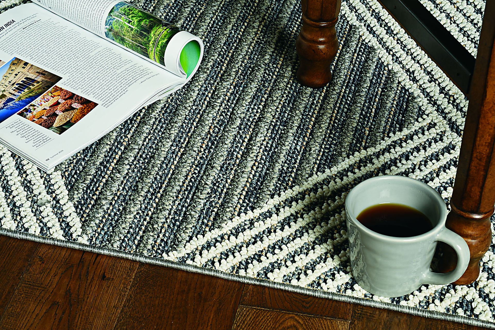 Glenavon Gray 6'7 x 9'4 Indoor/Outdoor Rug - Image 2