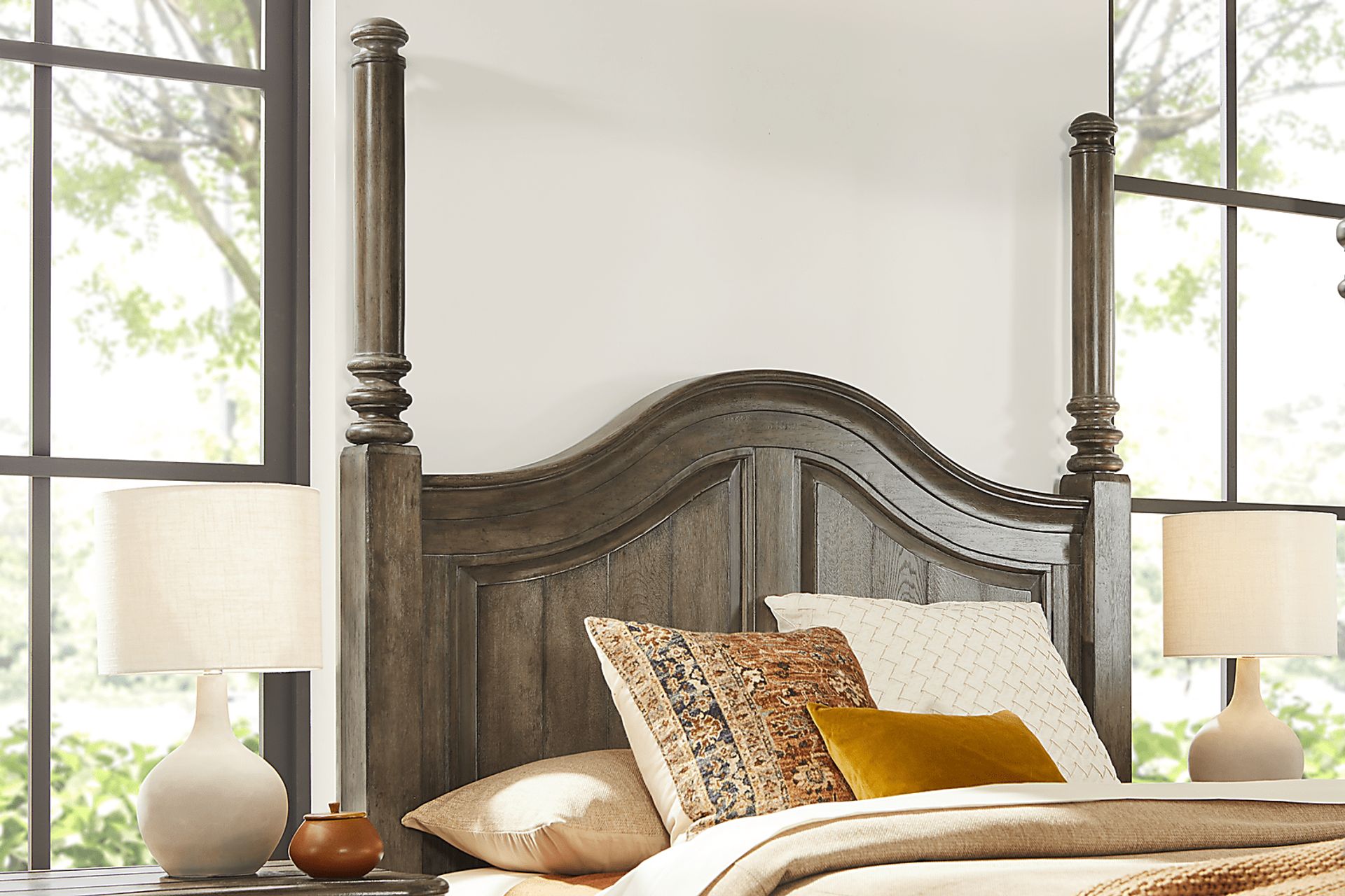 Glenira Lane Brown 5 Pc Queen Poster Bedroom - Image 3