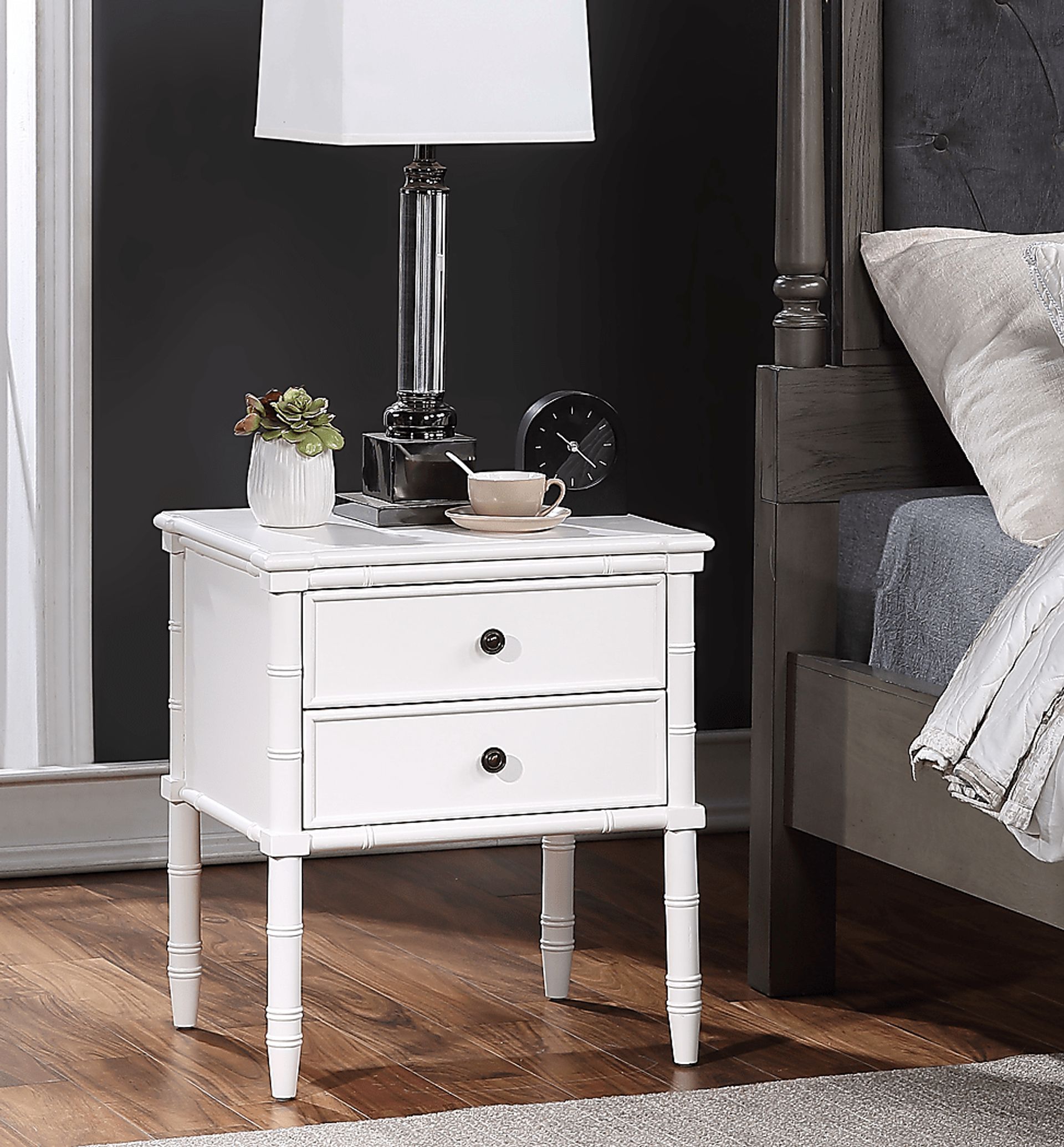 Glennford White End Table - Image 10