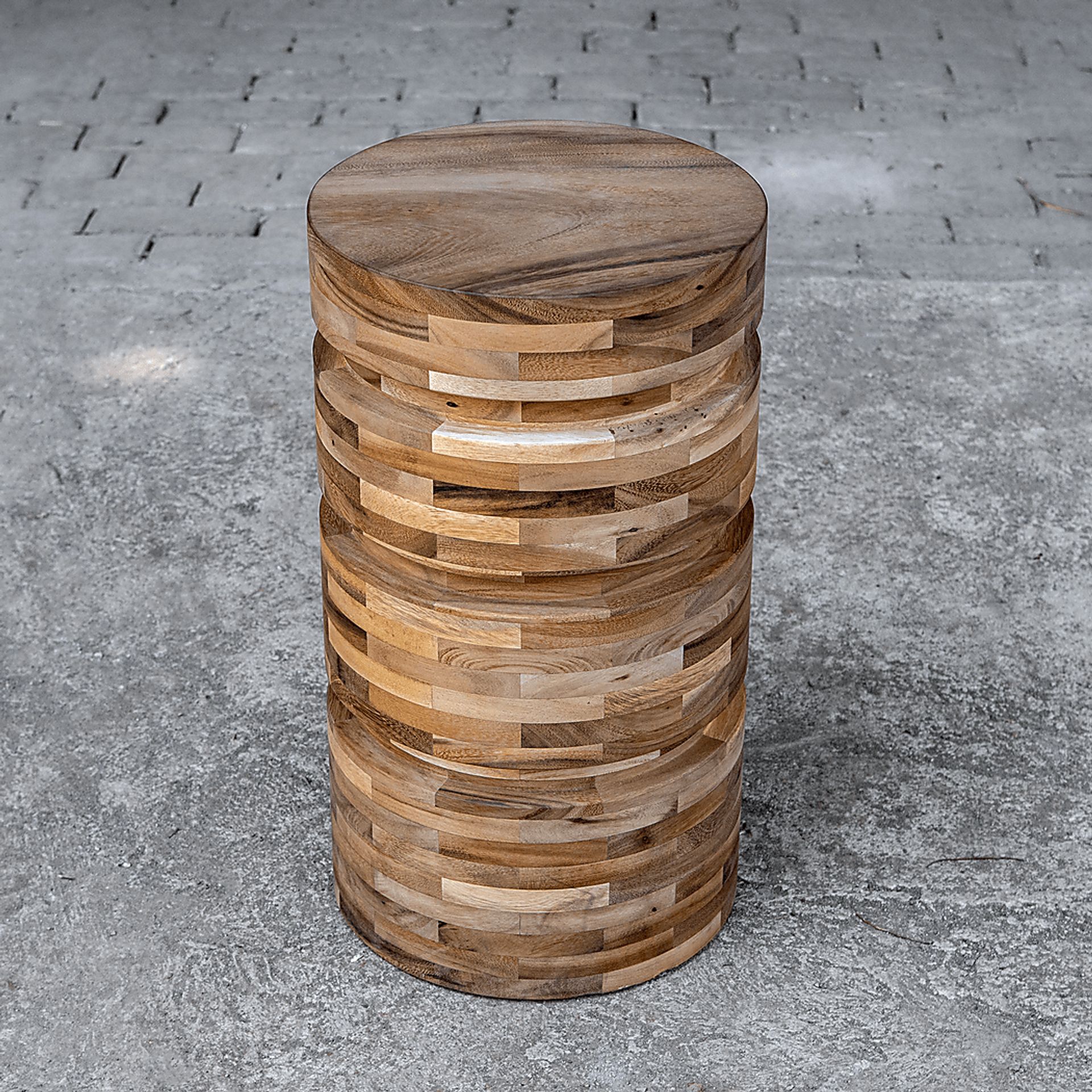Glynview Brown Accent Table - Image 3