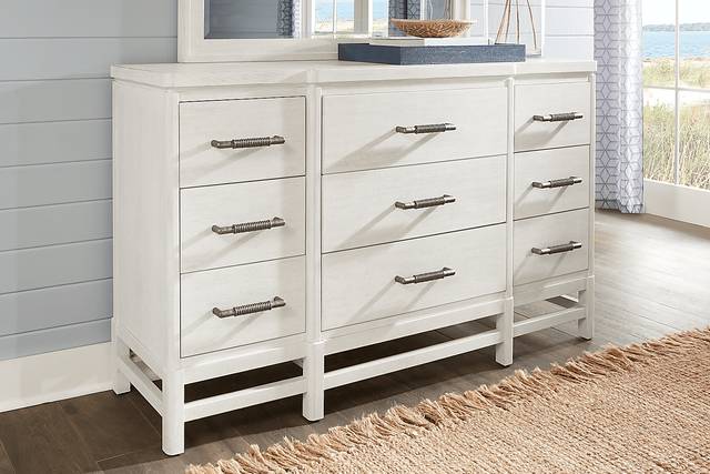 Golden Isles White 5 Pc King Panel Bedroom - Thumbnail - Image 6