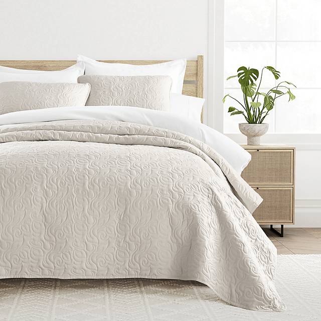 Goldhorn Beige 3 Pc King Quilt Set - Thumbnail - Image 3