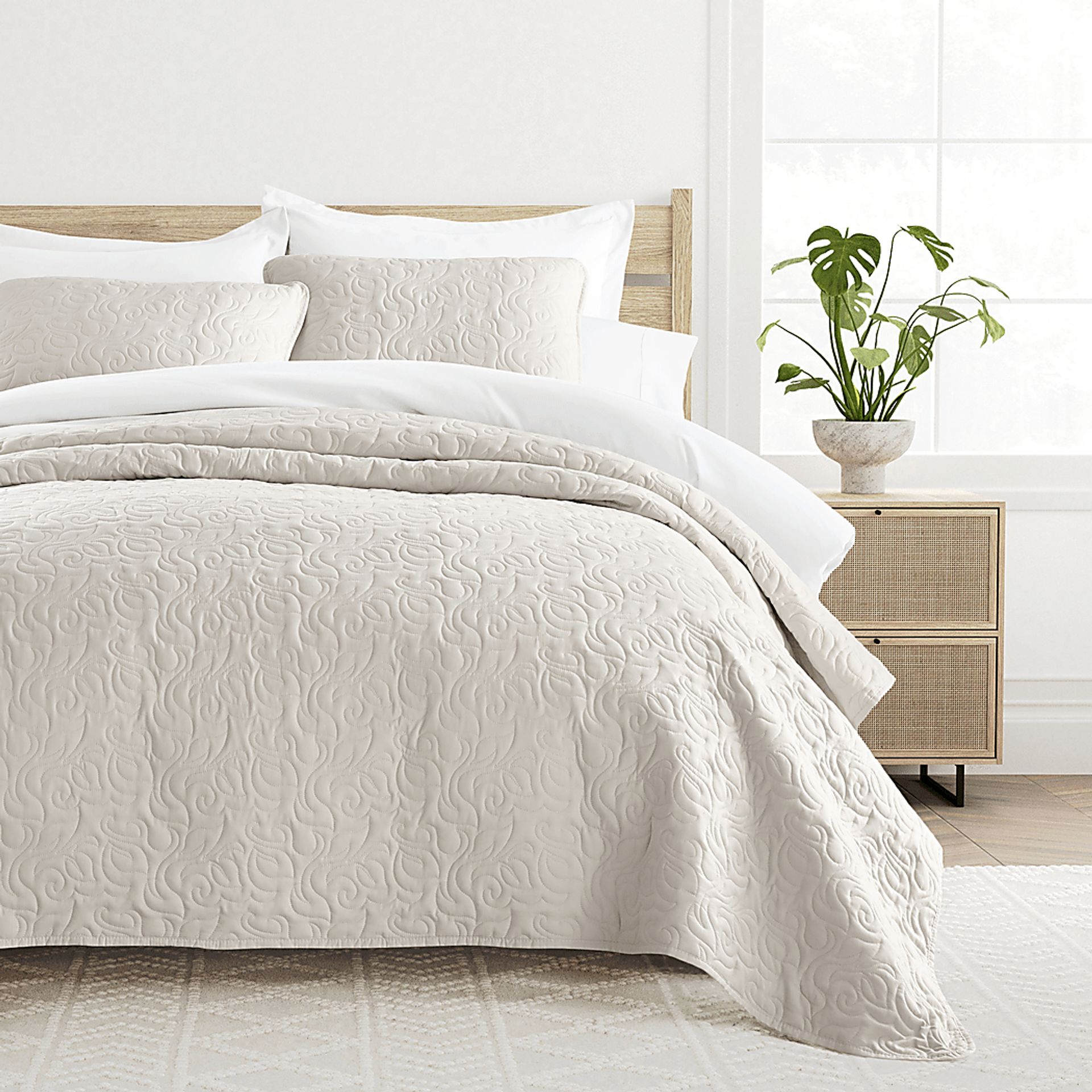 Goldhorn Beige 3 Pc Queen Quilt Set - Image 3