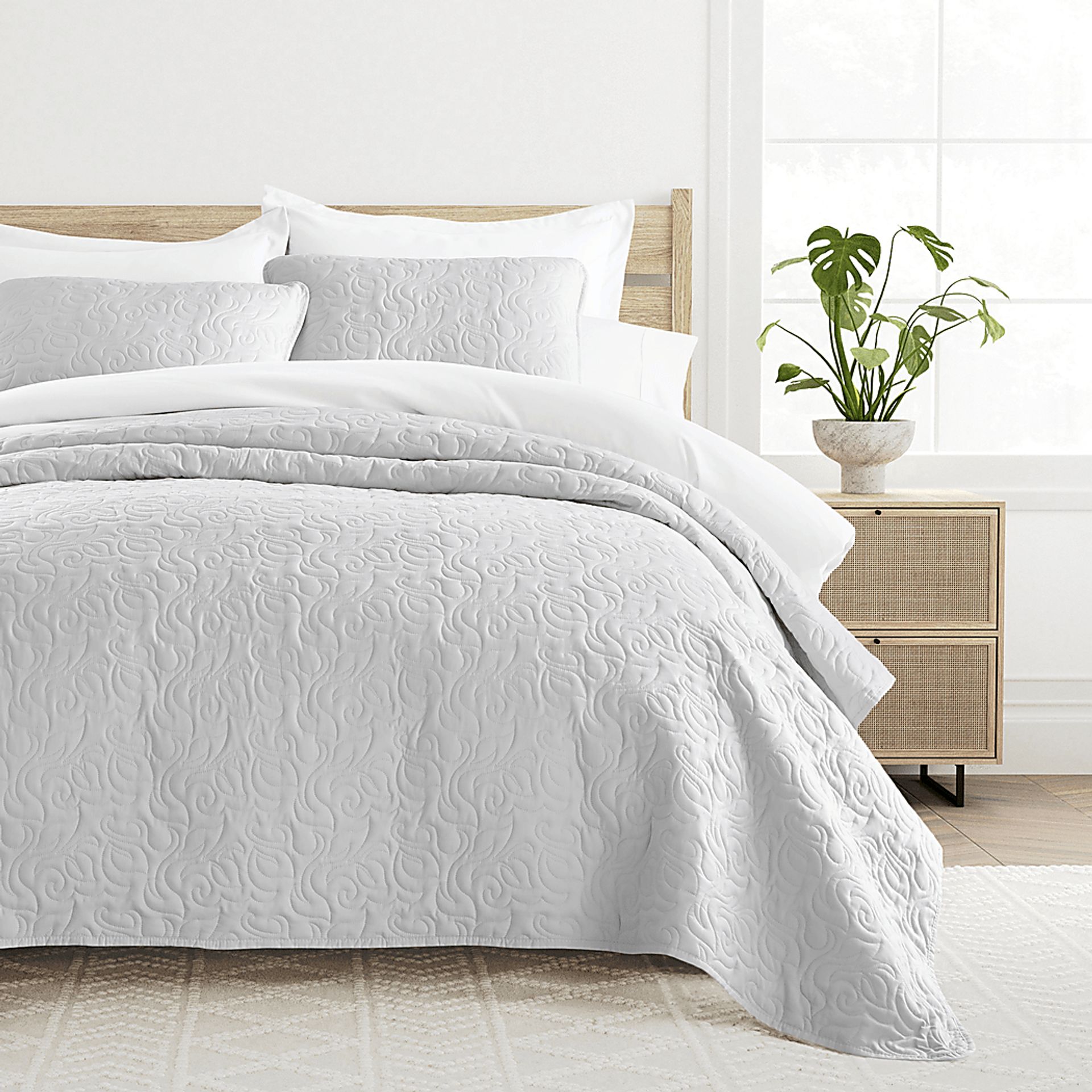 Goldhorn Gray 3 Pc Queen Quilt Set - Image 3