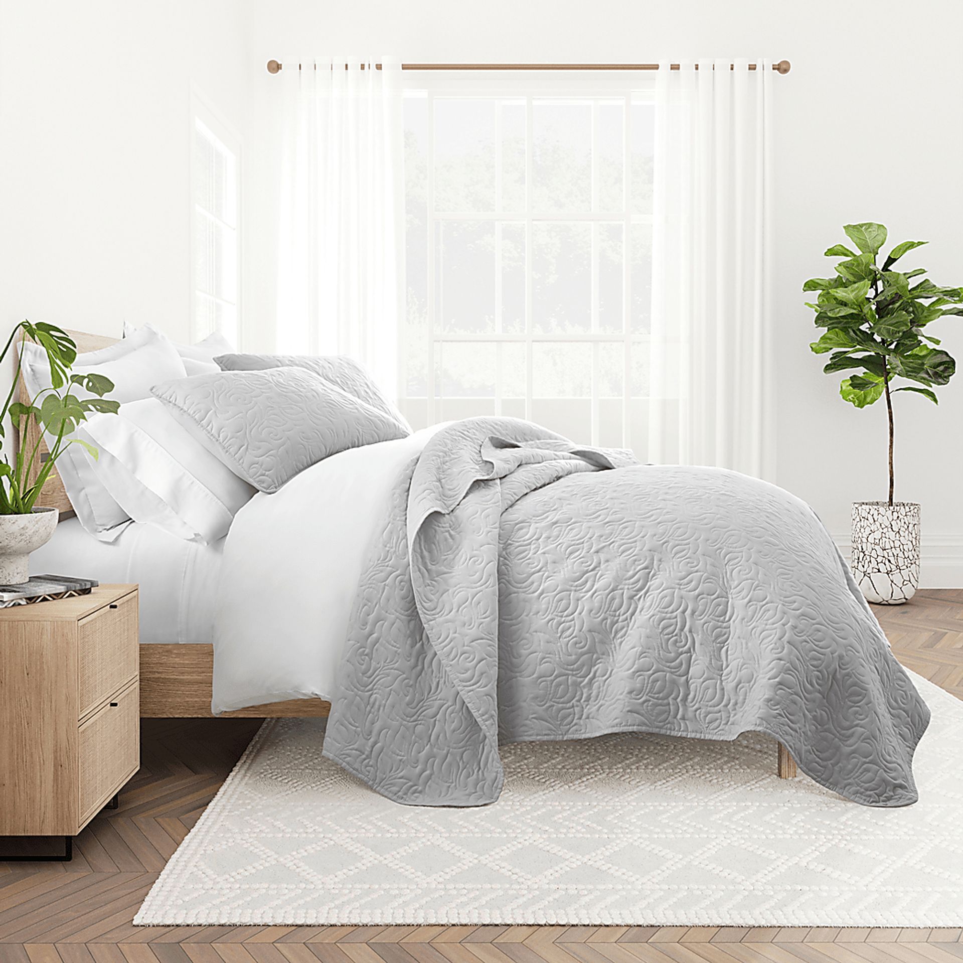 Goldhorn Gray 3 Pc Queen Quilt Set - Image 4